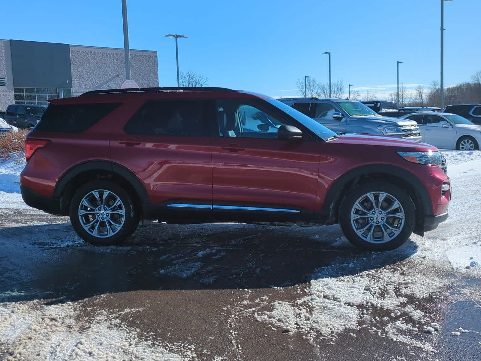 Thumbnail: 2022 Ford Explorer - 9