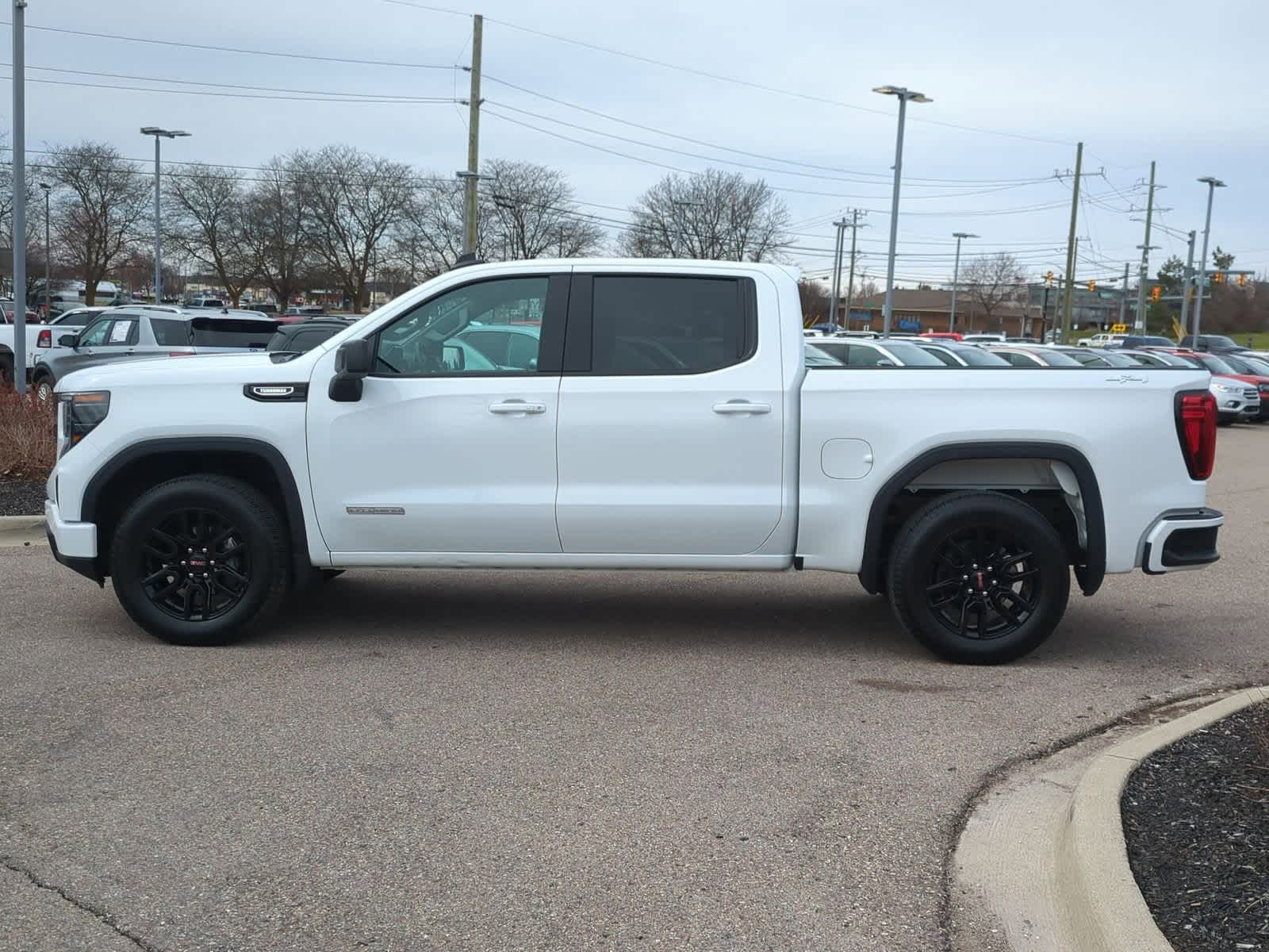 2025 GMC Sierra 1500 Elevation 5