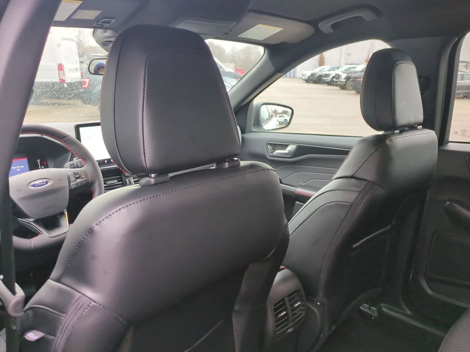 2025 Ford Escape ST-Line 17