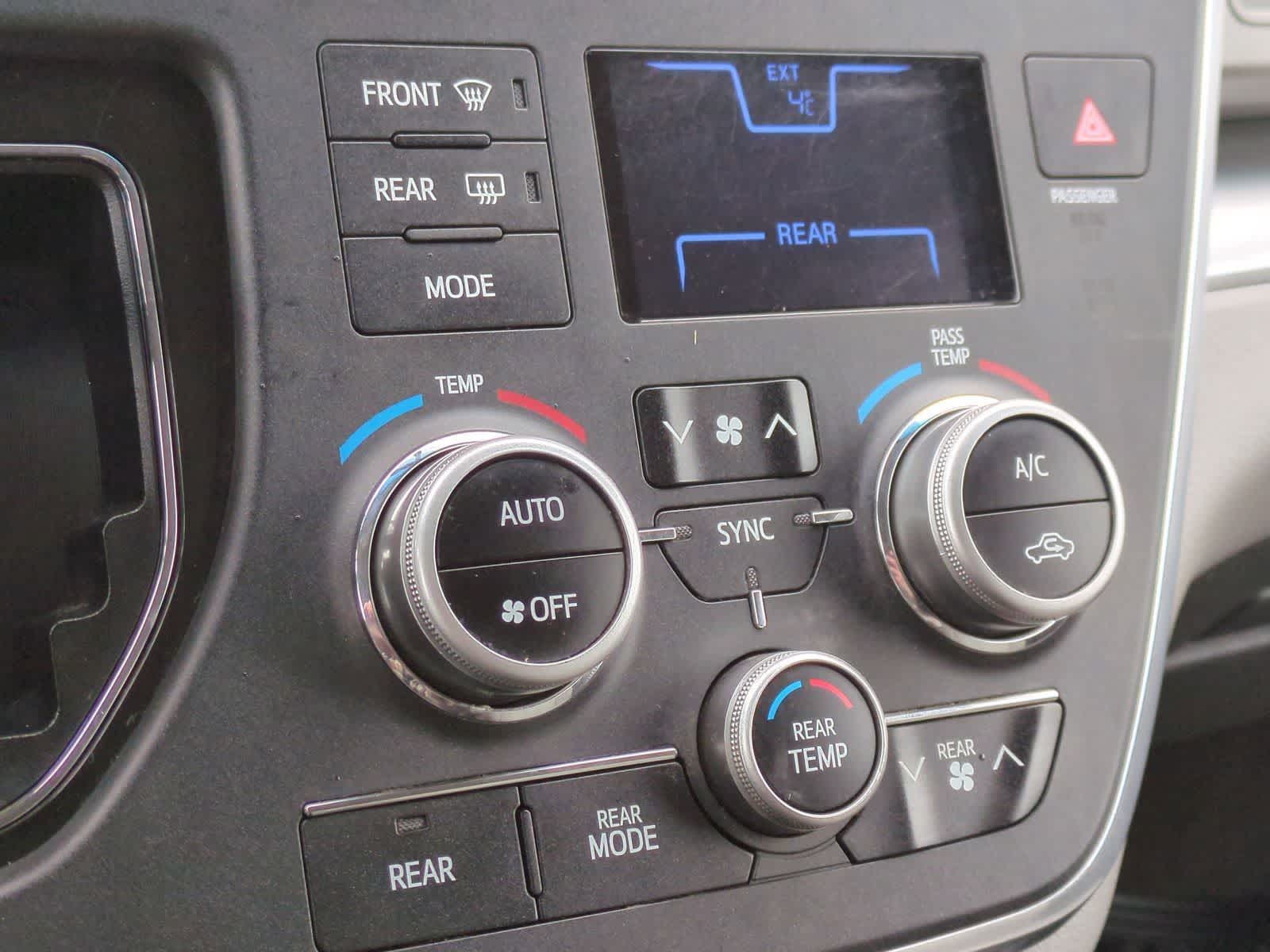 Thumbnail: 2016 Toyota Sienna - 29