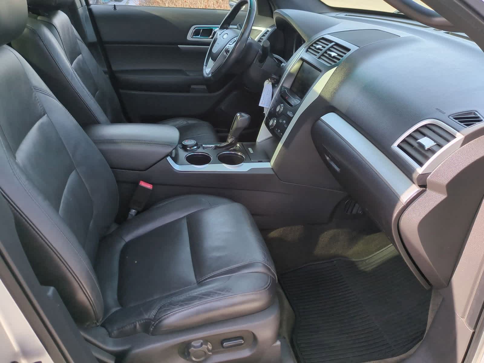 Thumbnail: 2014 Ford Explorer - 25