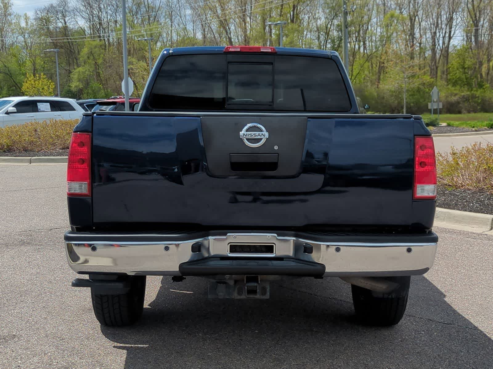 Thumbnail: 2011 Nissan Titan - 7