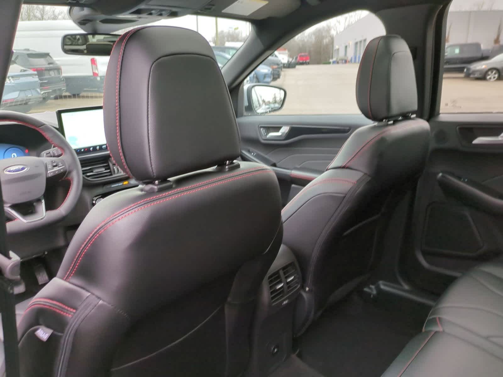2025 Ford Escape ST-Line Elite 18