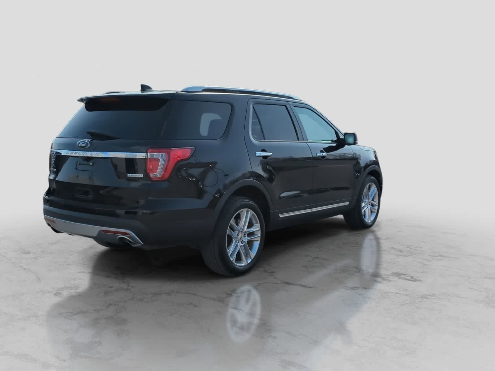 Thumbnail: 2016 Ford Explorer - 8