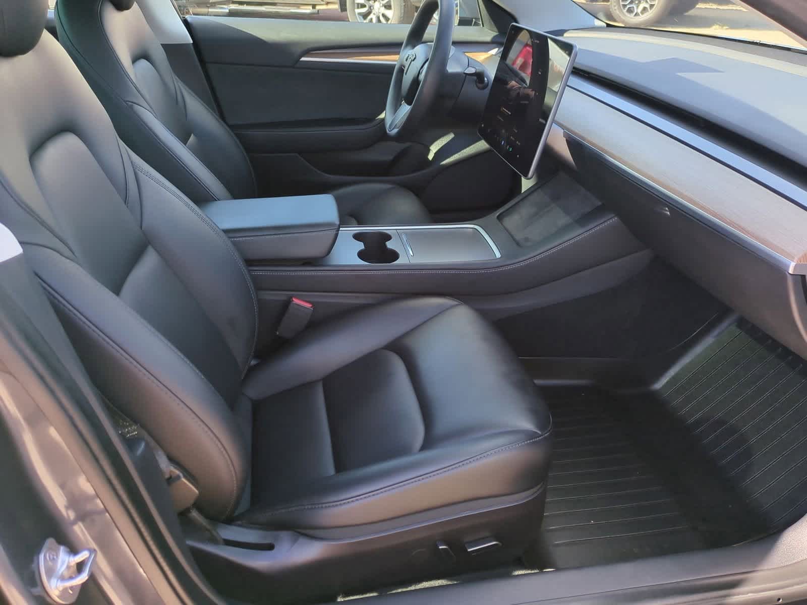 Thumbnail: 2022 Tesla Model 3 - 23