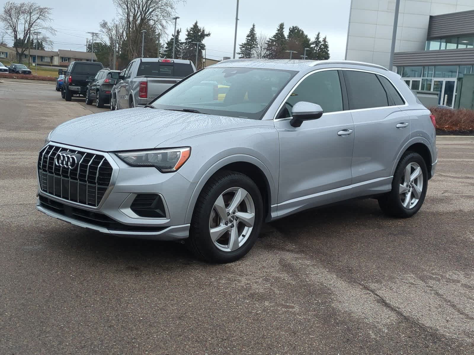 Thumbnail: 2020 Audi Q3 - 4