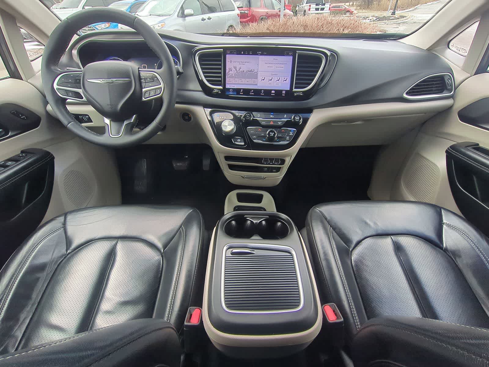 Thumbnail: 2022 Chrysler Pacifica - 15