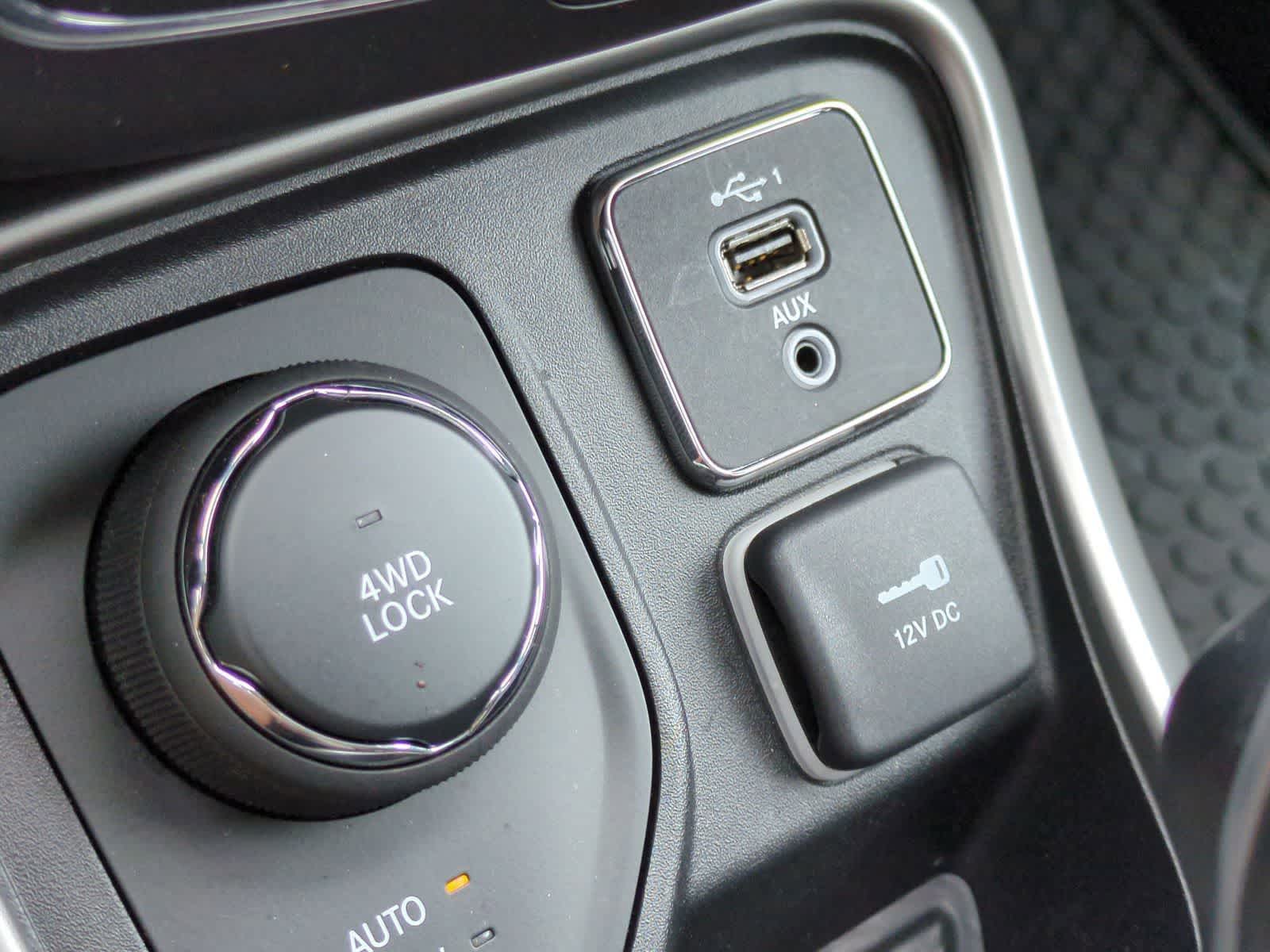 Thumbnail: 2021 Jeep Compass - 31