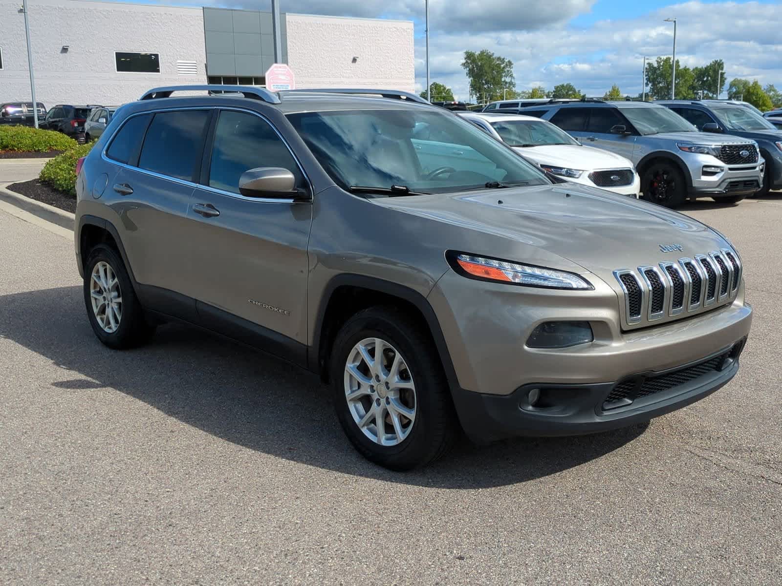 Thumbnail: 2017 Jeep Cherokee - 2