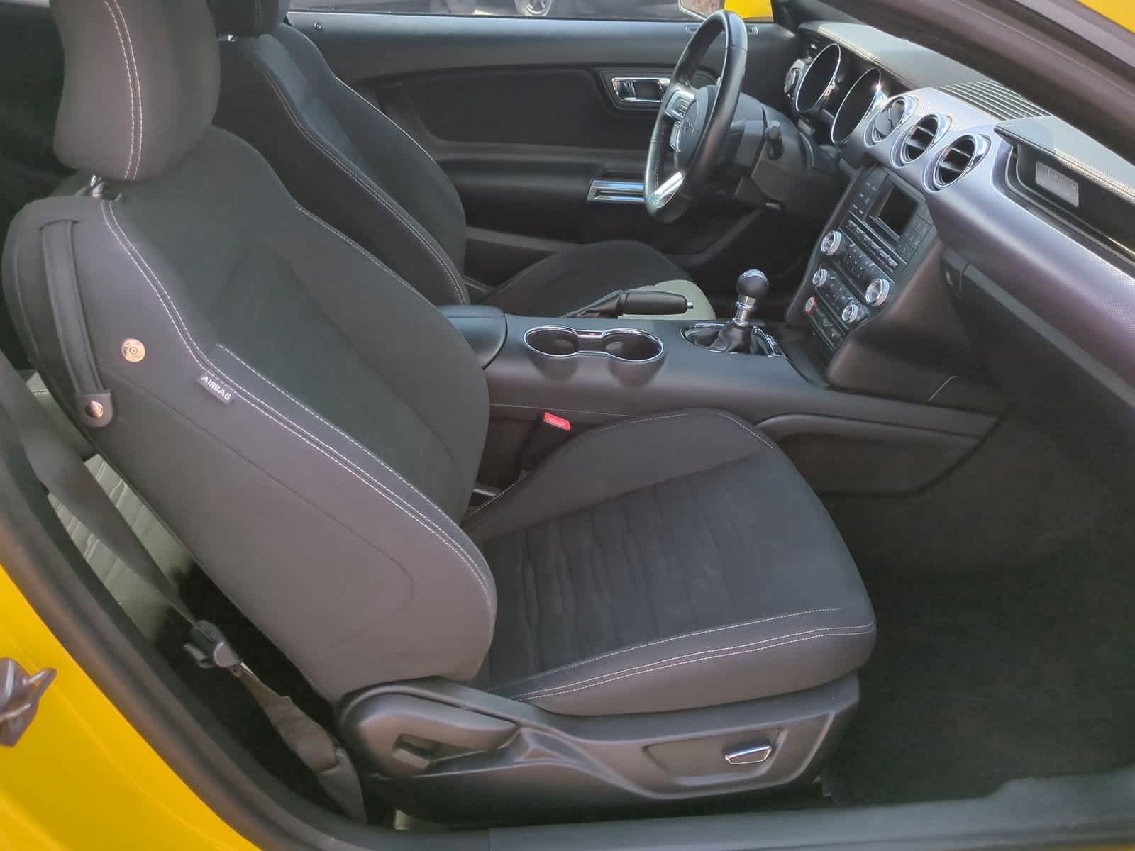 2015 Ford Mustang  19