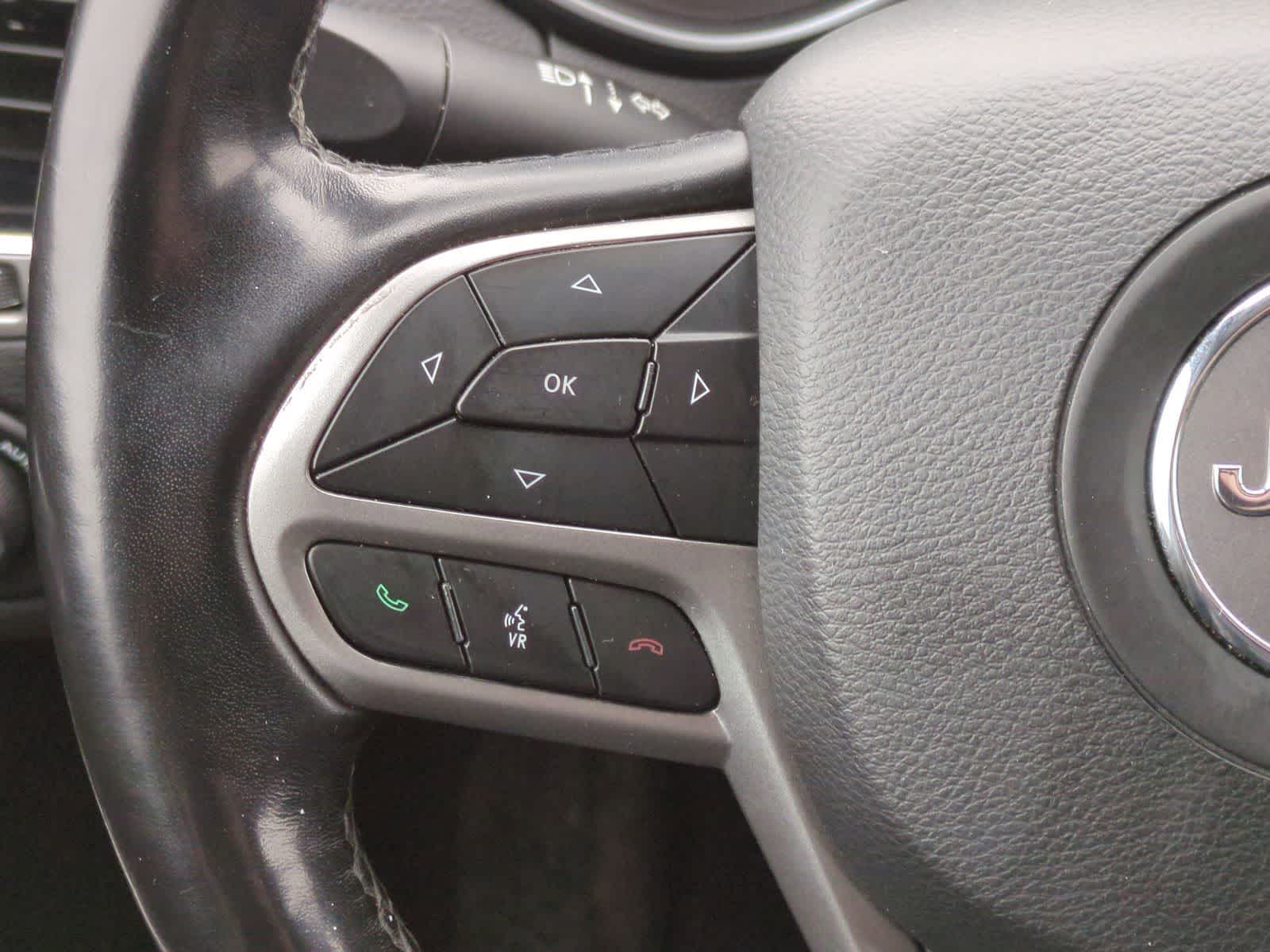 Thumbnail: 2020 Jeep Cherokee - 23