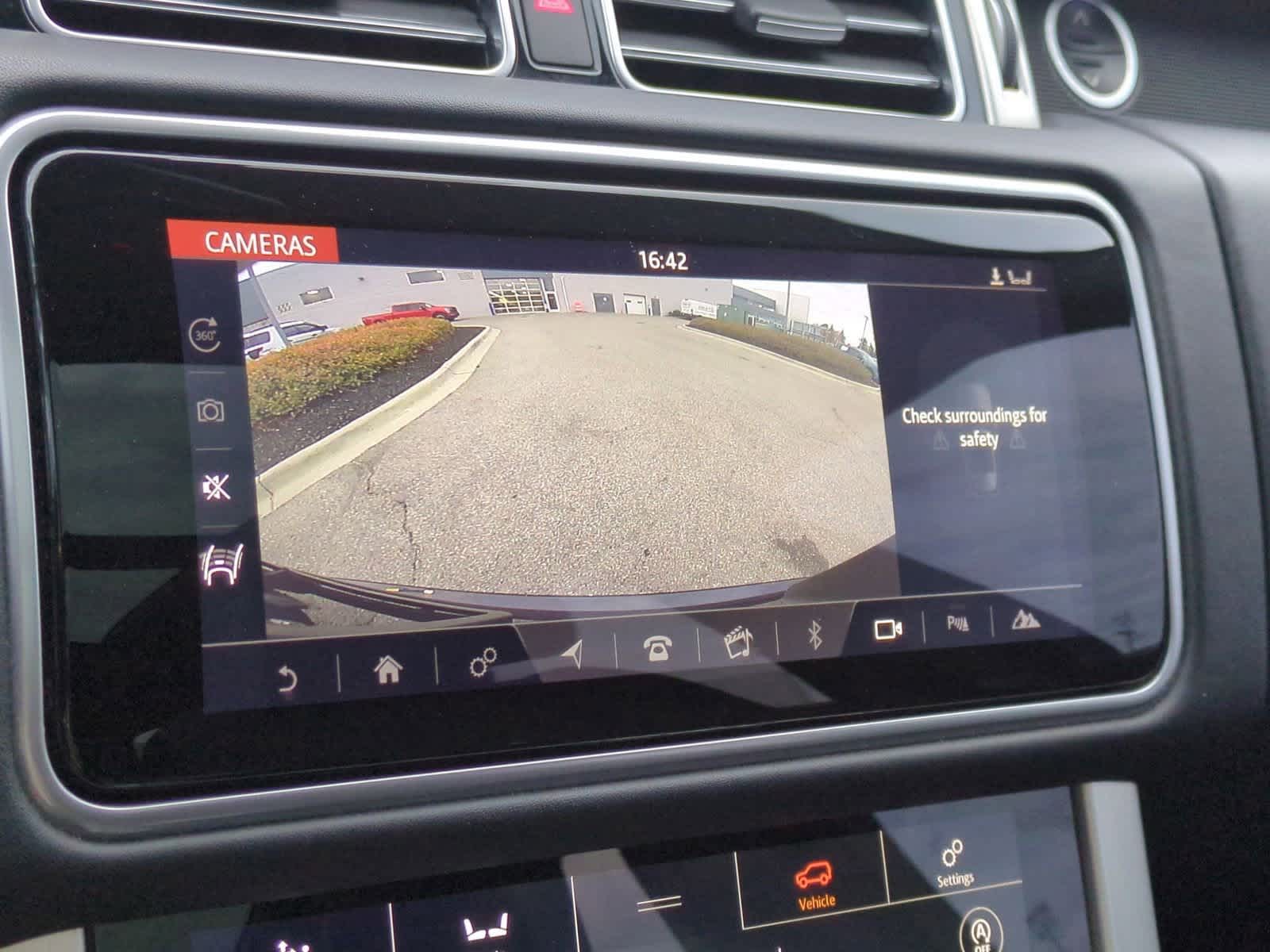 Thumbnail: 2018 Land Rover Range Rover - 31