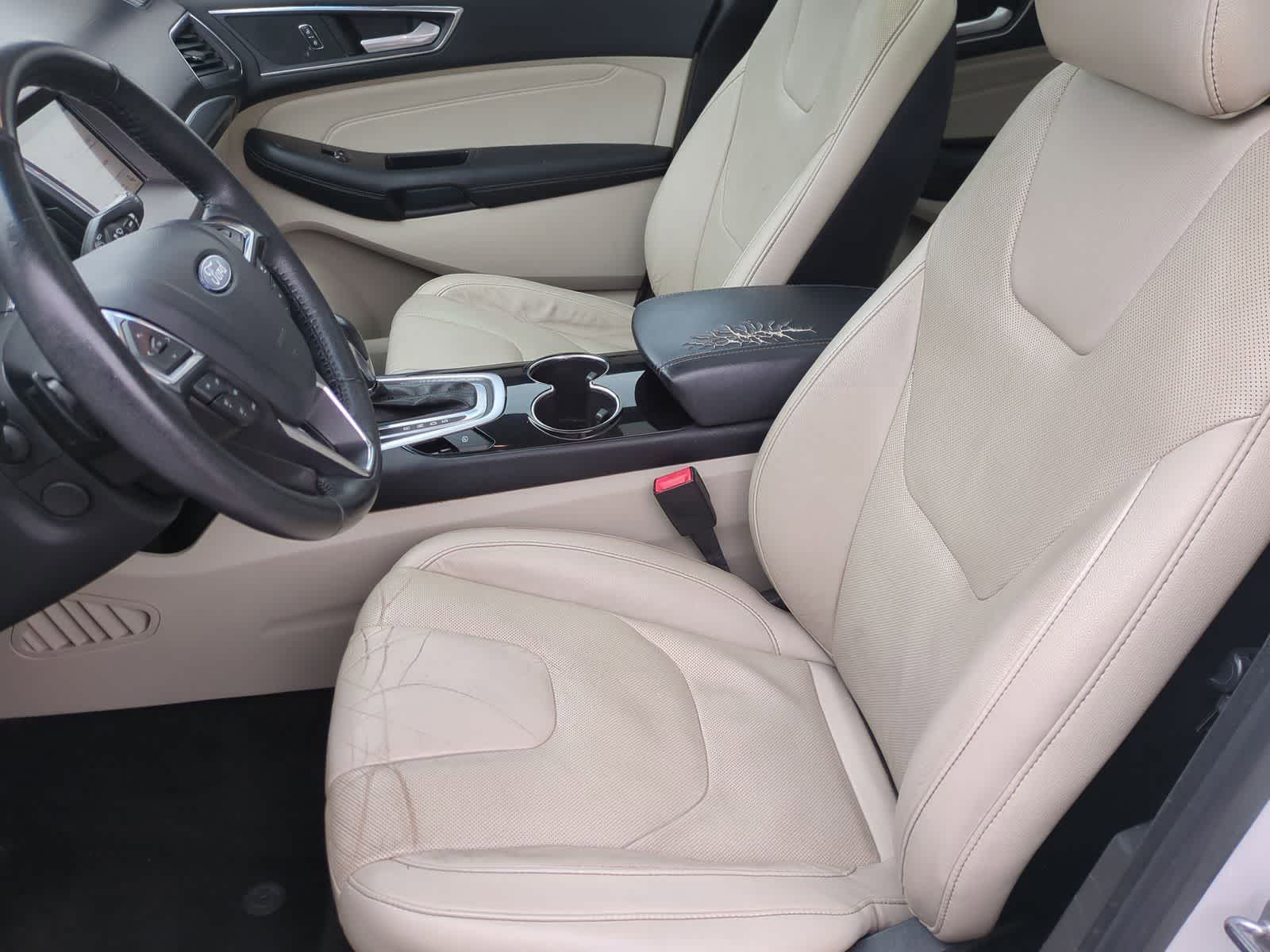 Thumbnail: 2018 Ford Edge - 16