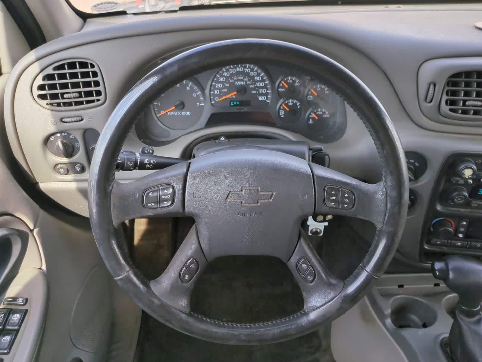 Thumbnail: 2004 Chevrolet TrailBlazer - 22