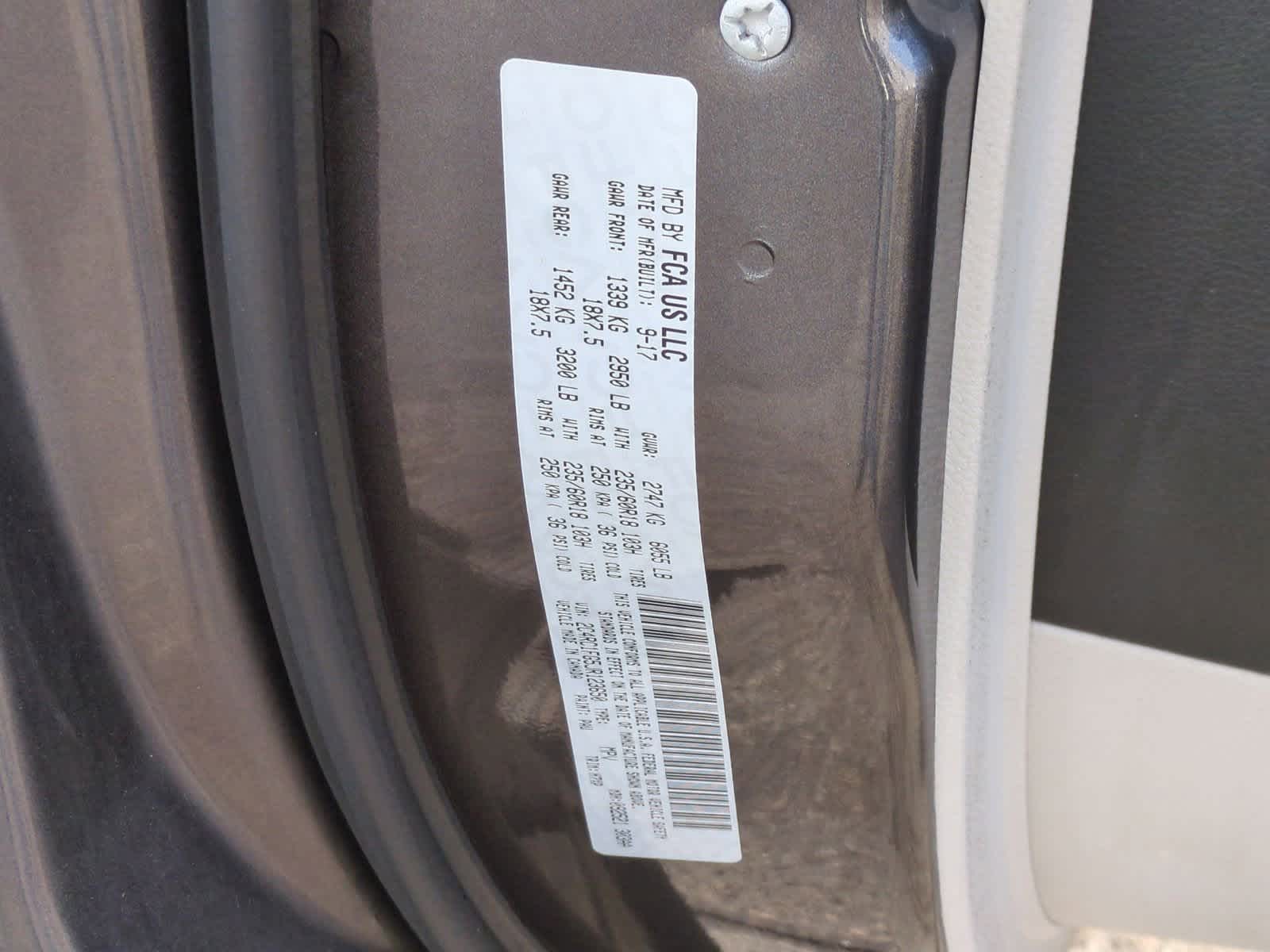 Thumbnail: 2018 Chrysler Pacifica - 38