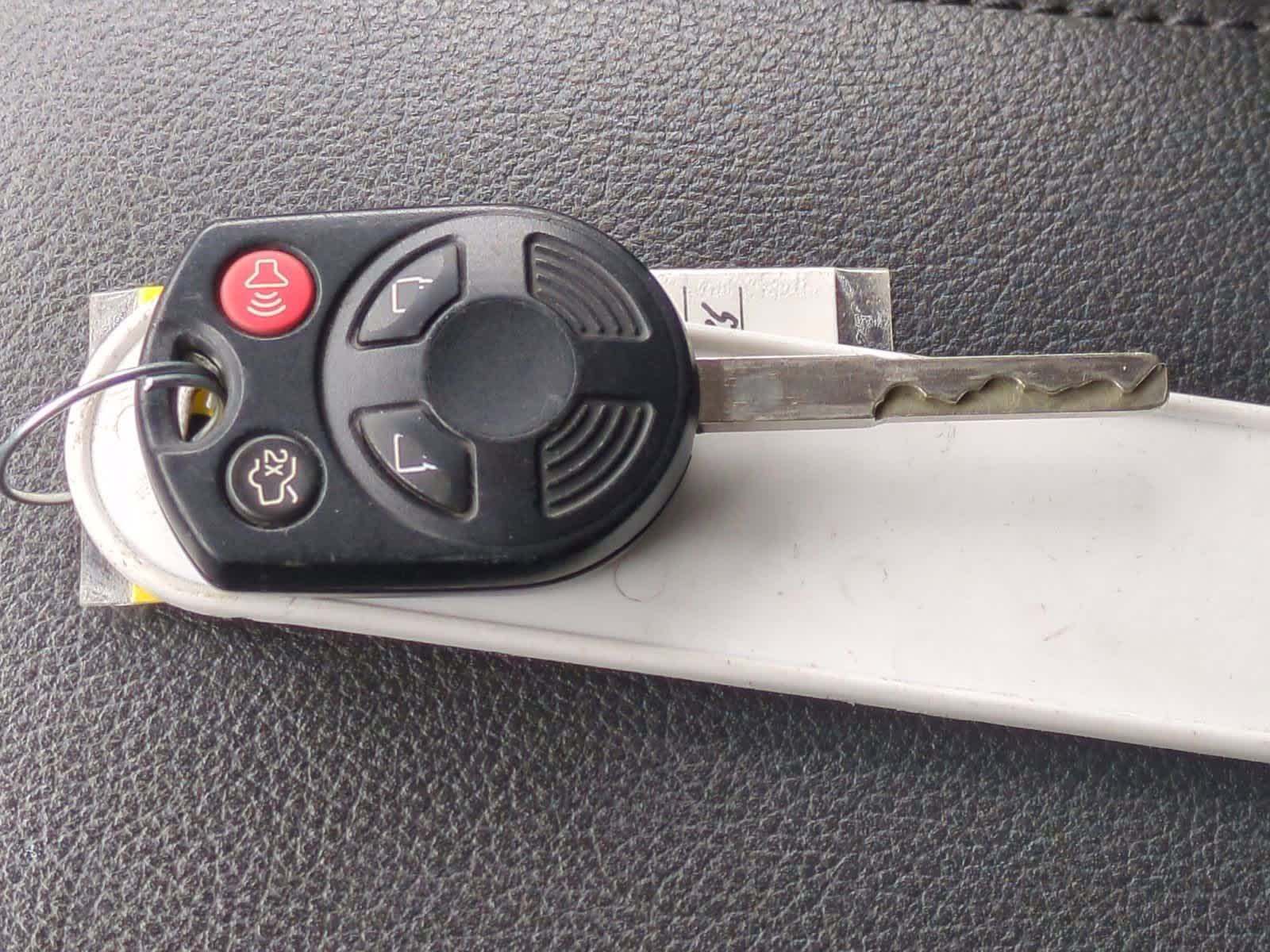 Thumbnail: 2015 Ford Escape - 33