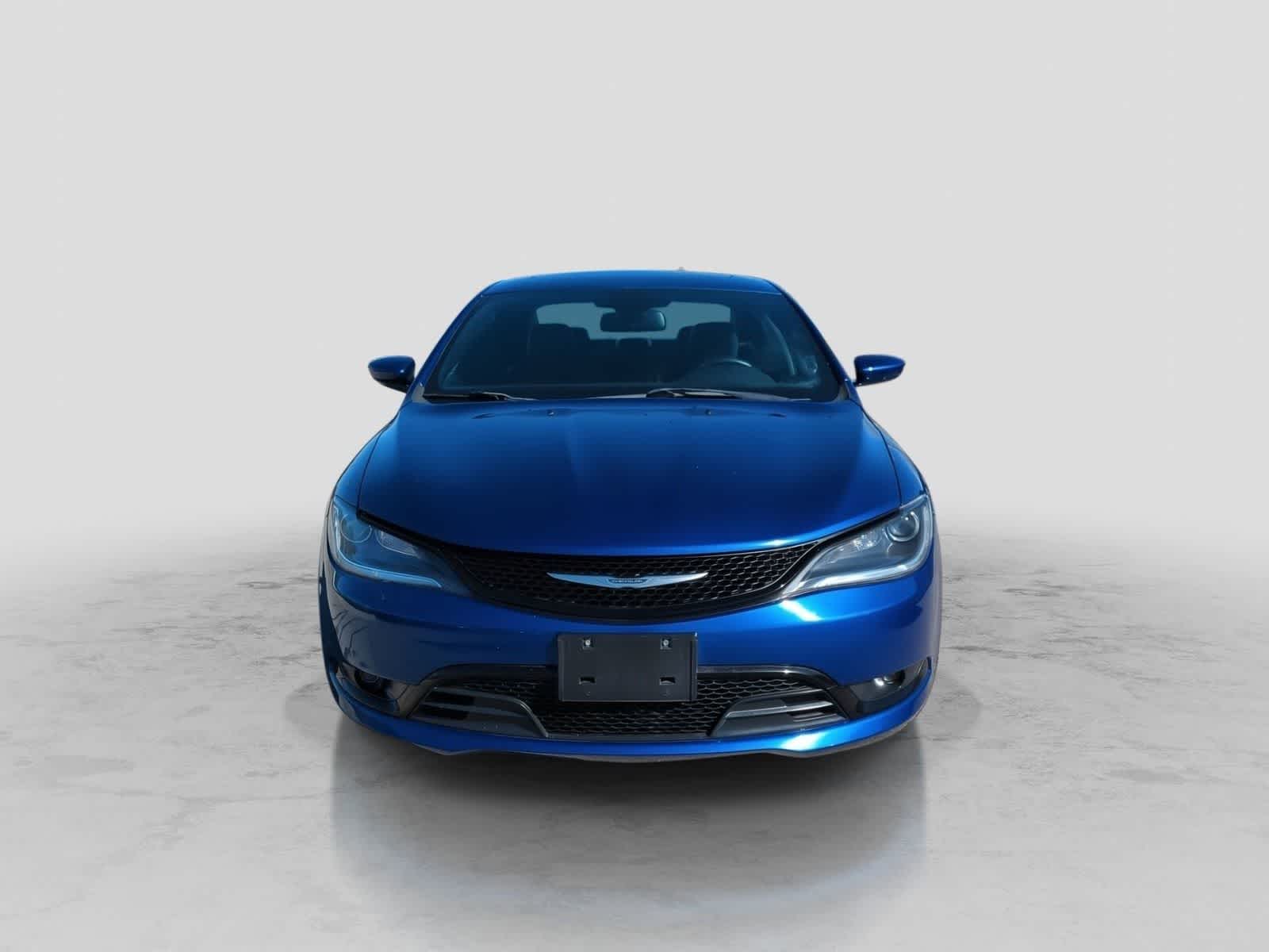 Thumbnail: 2016 Chrysler 200 - 3