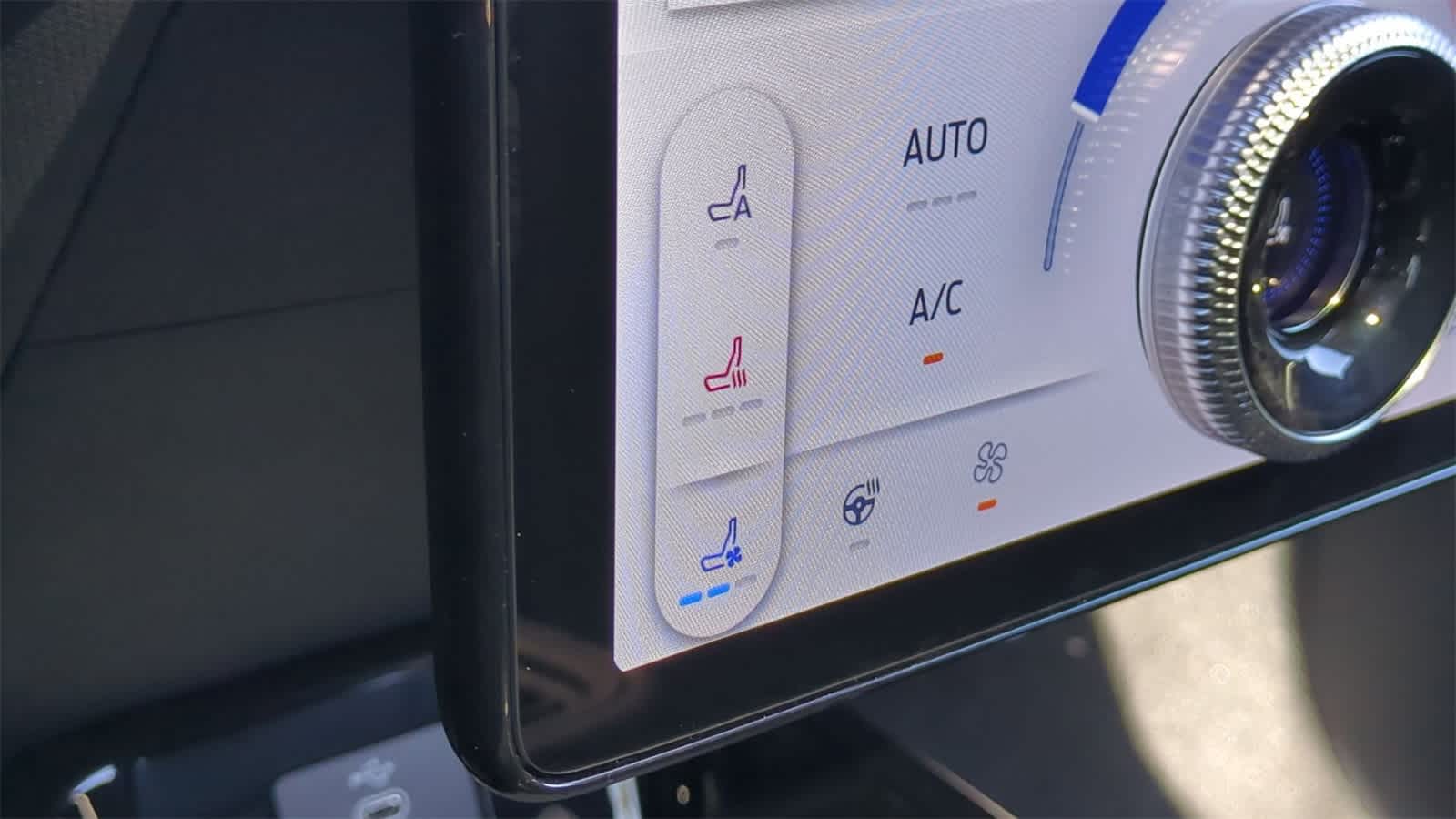 Thumbnail: 2025 Ford Mustang Mach-E - 32