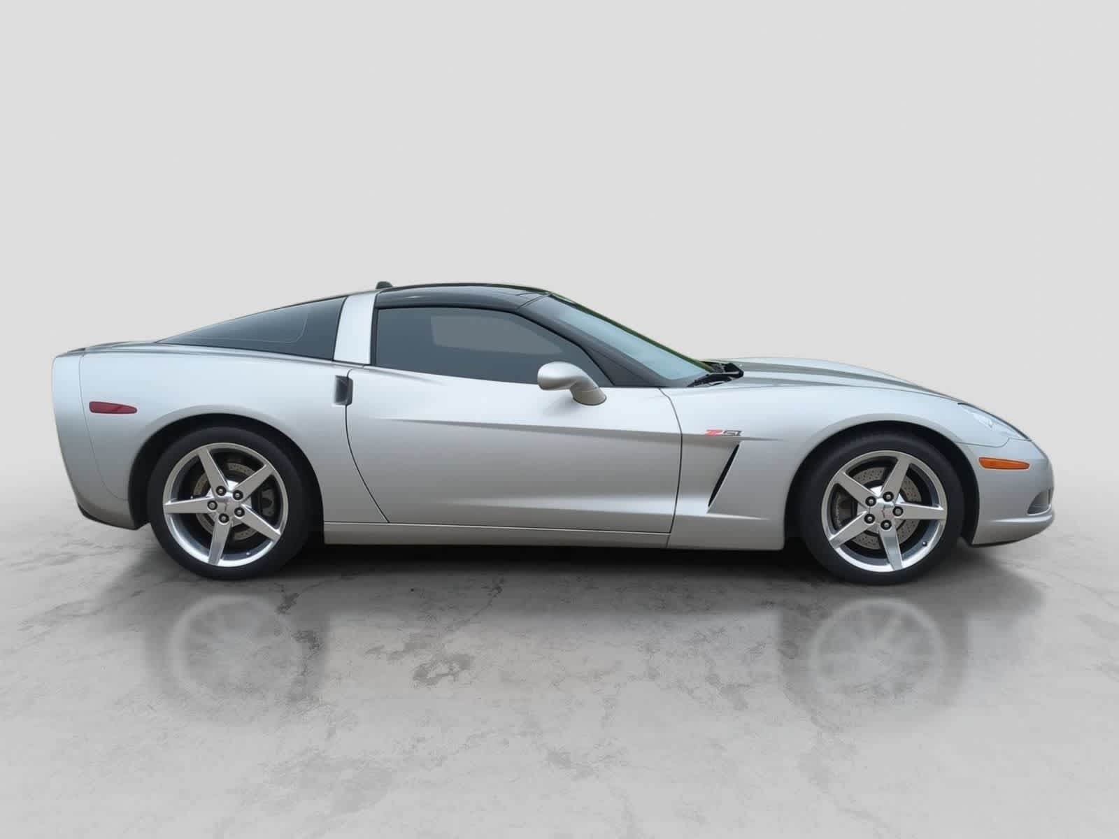 Thumbnail: 2005 Chevrolet Corvette - 9