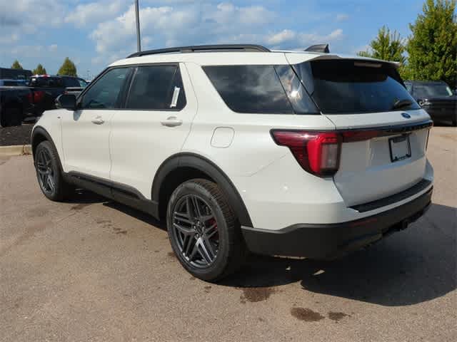 2025 Ford Explorer ST-Line 3