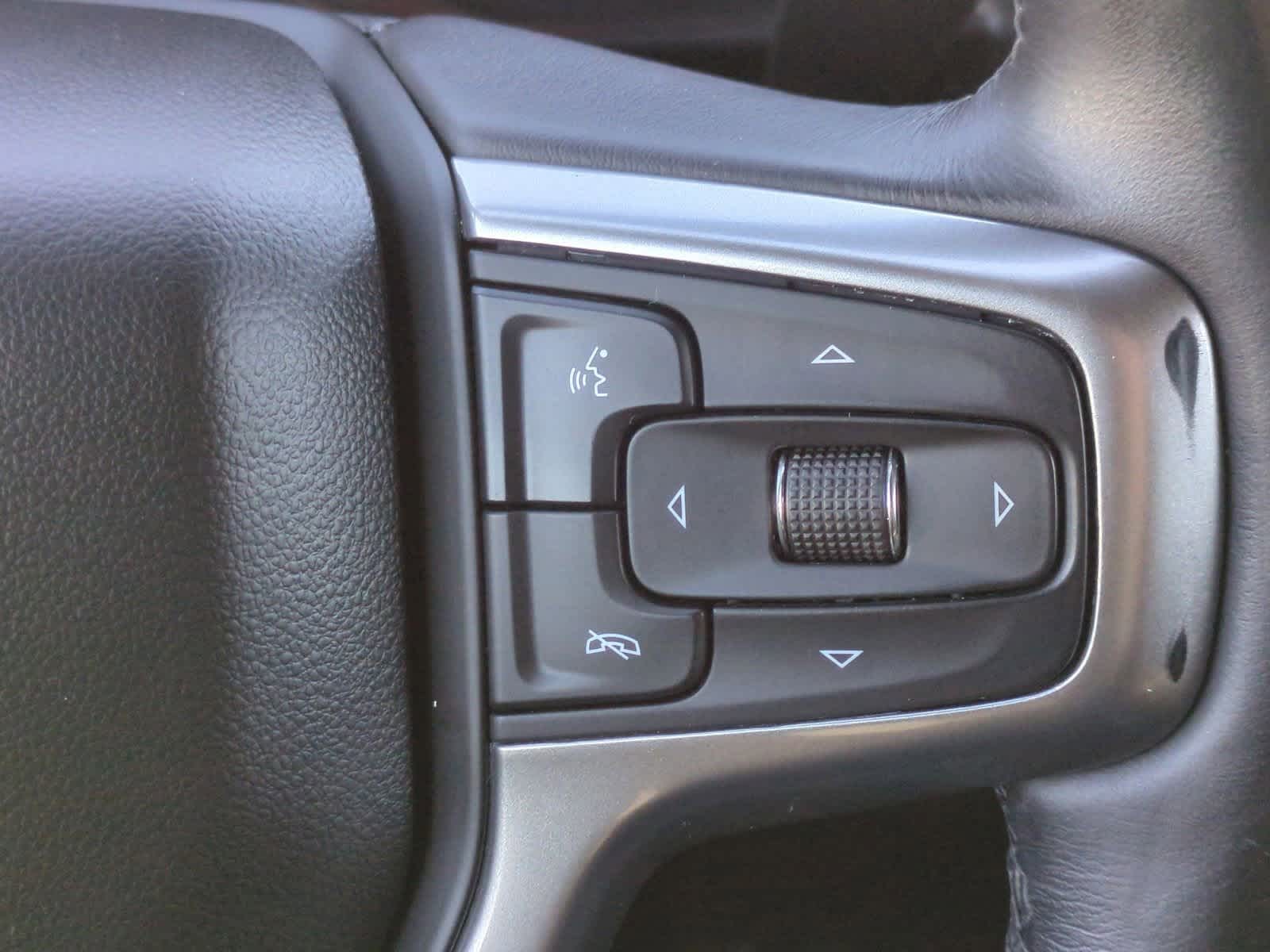 Thumbnail: 2020 Chevrolet Silverado 1500 - 24