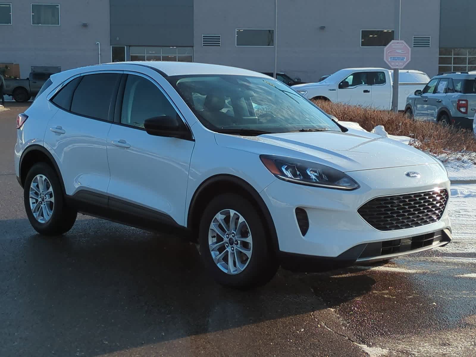 Thumbnail: 2022 Ford Escape - 4