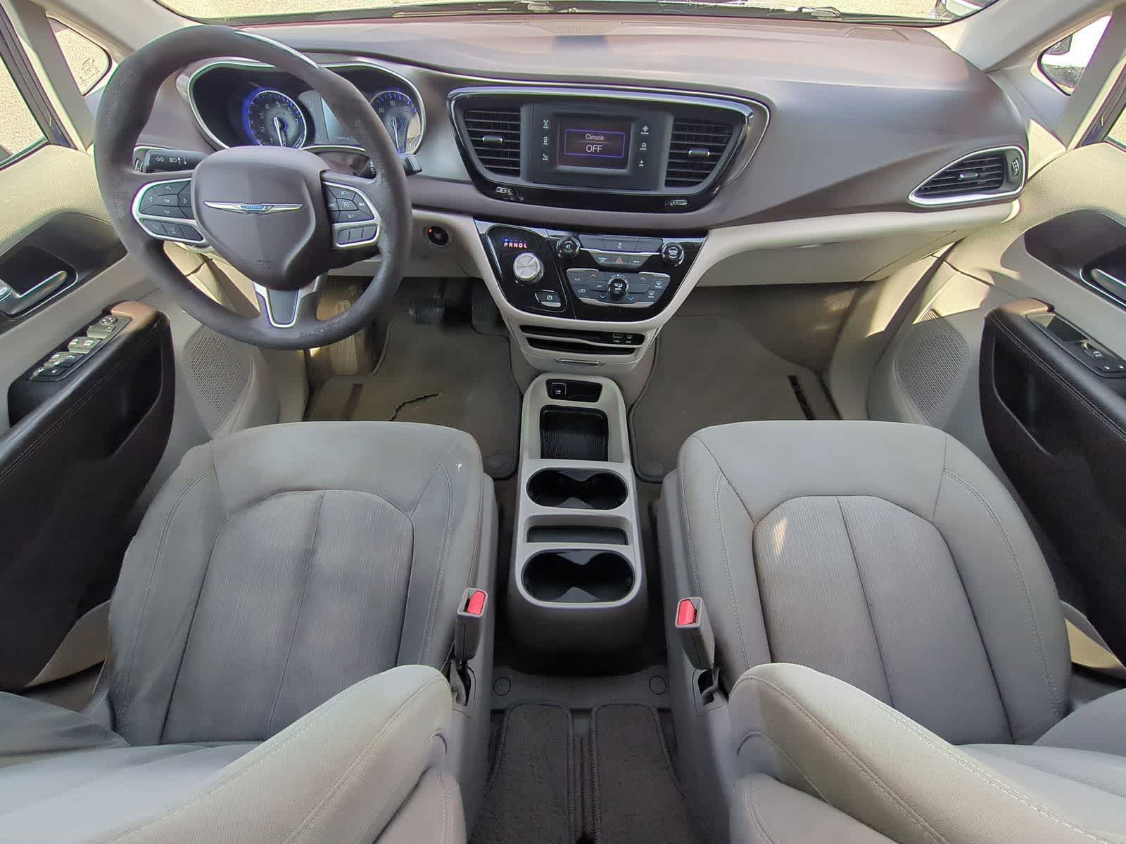 Thumbnail: 2017 Chrysler Pacifica - 15