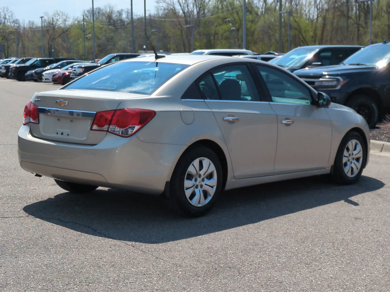 Thumbnail: 2012 Chevrolet Cruze - 8