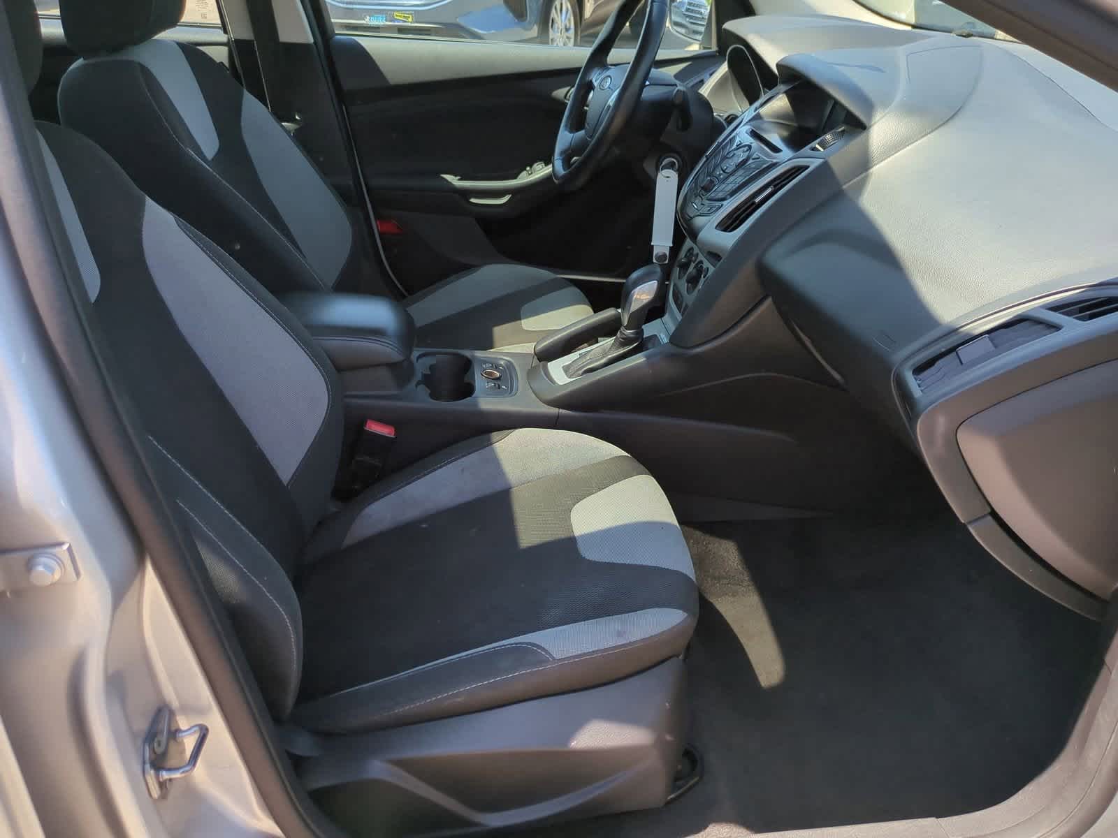 Thumbnail: 2014 Ford Focus - 23