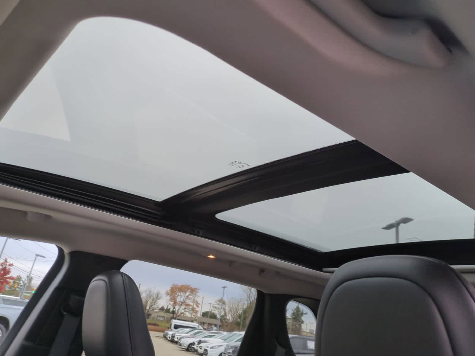 Thumbnail: 2020 Jeep Cherokee - 19