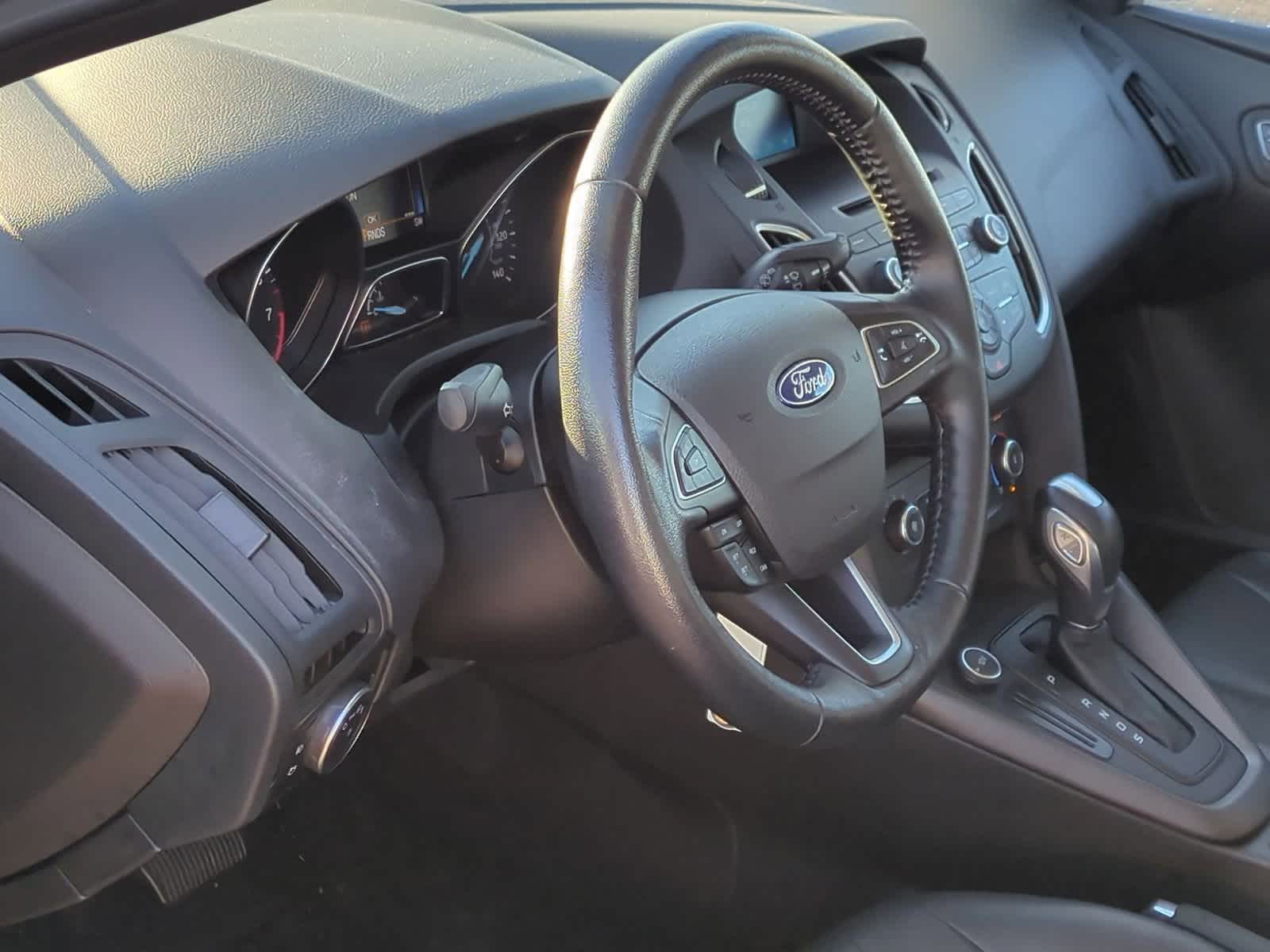 Thumbnail: 2015 Ford Focus - 10