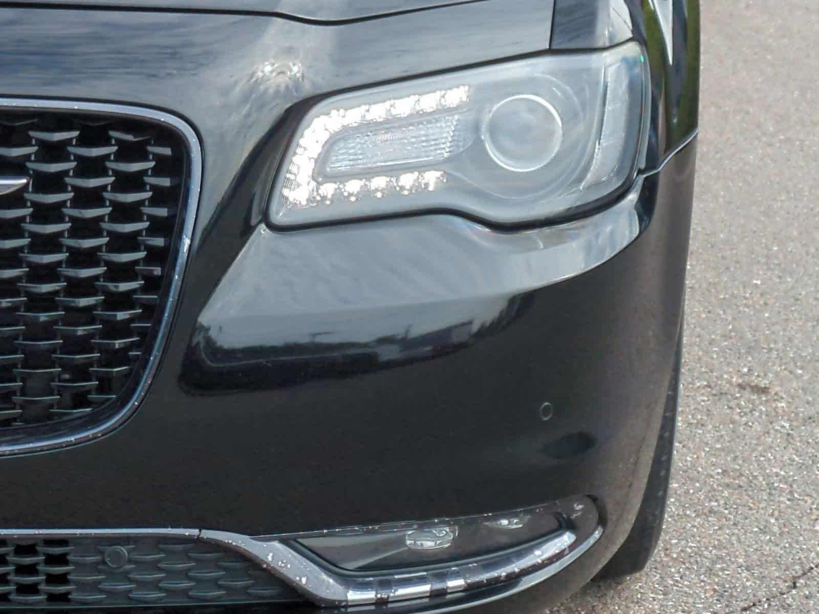 Thumbnail: 2018 Chrysler 300 - 11