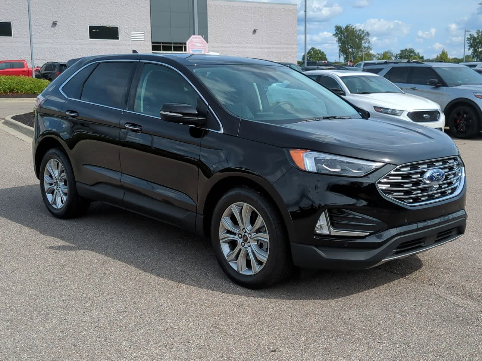 Thumbnail: 2023 Ford Edge - 2