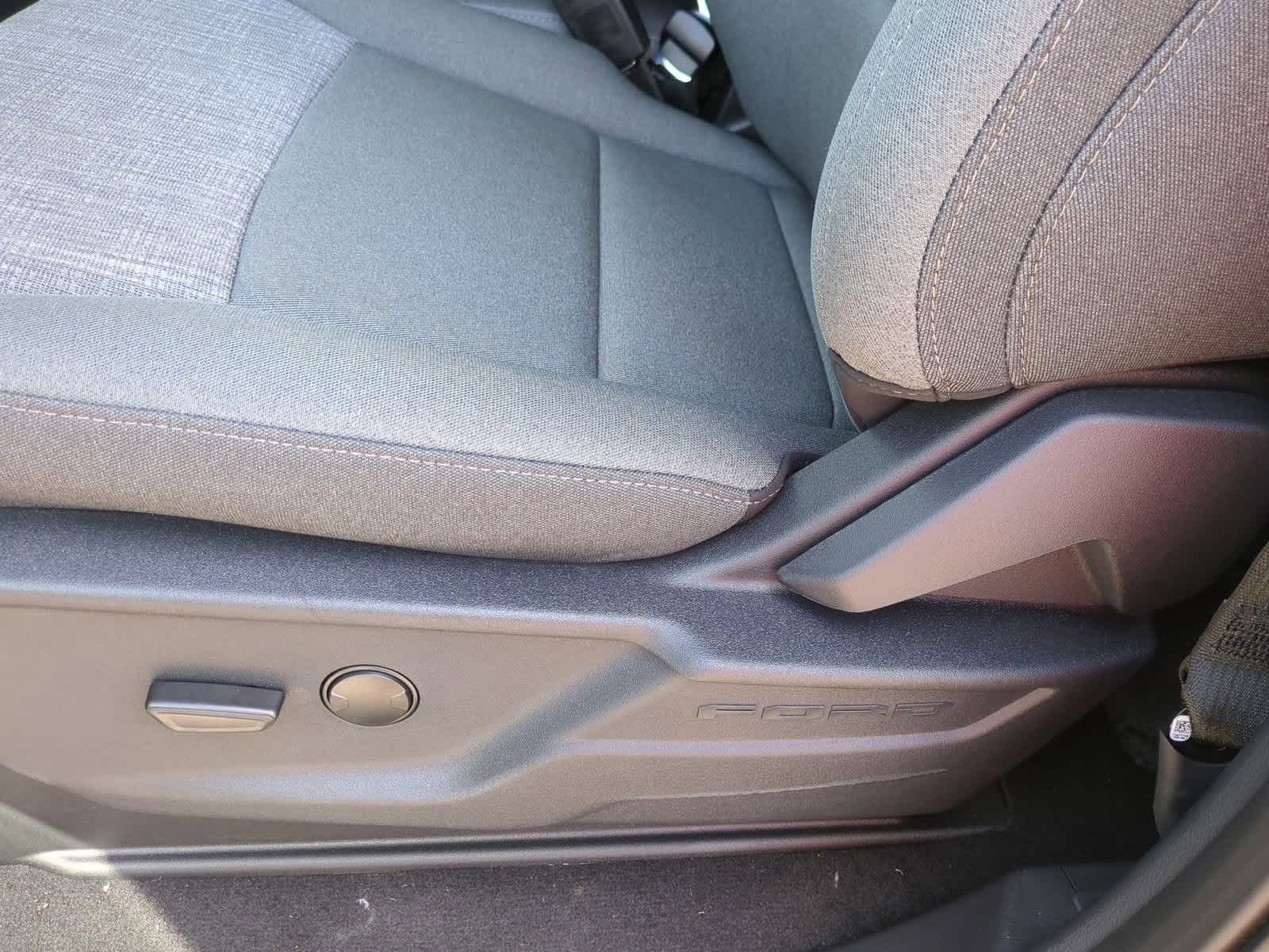 Thumbnail: 2025 Ford Econoline - 17