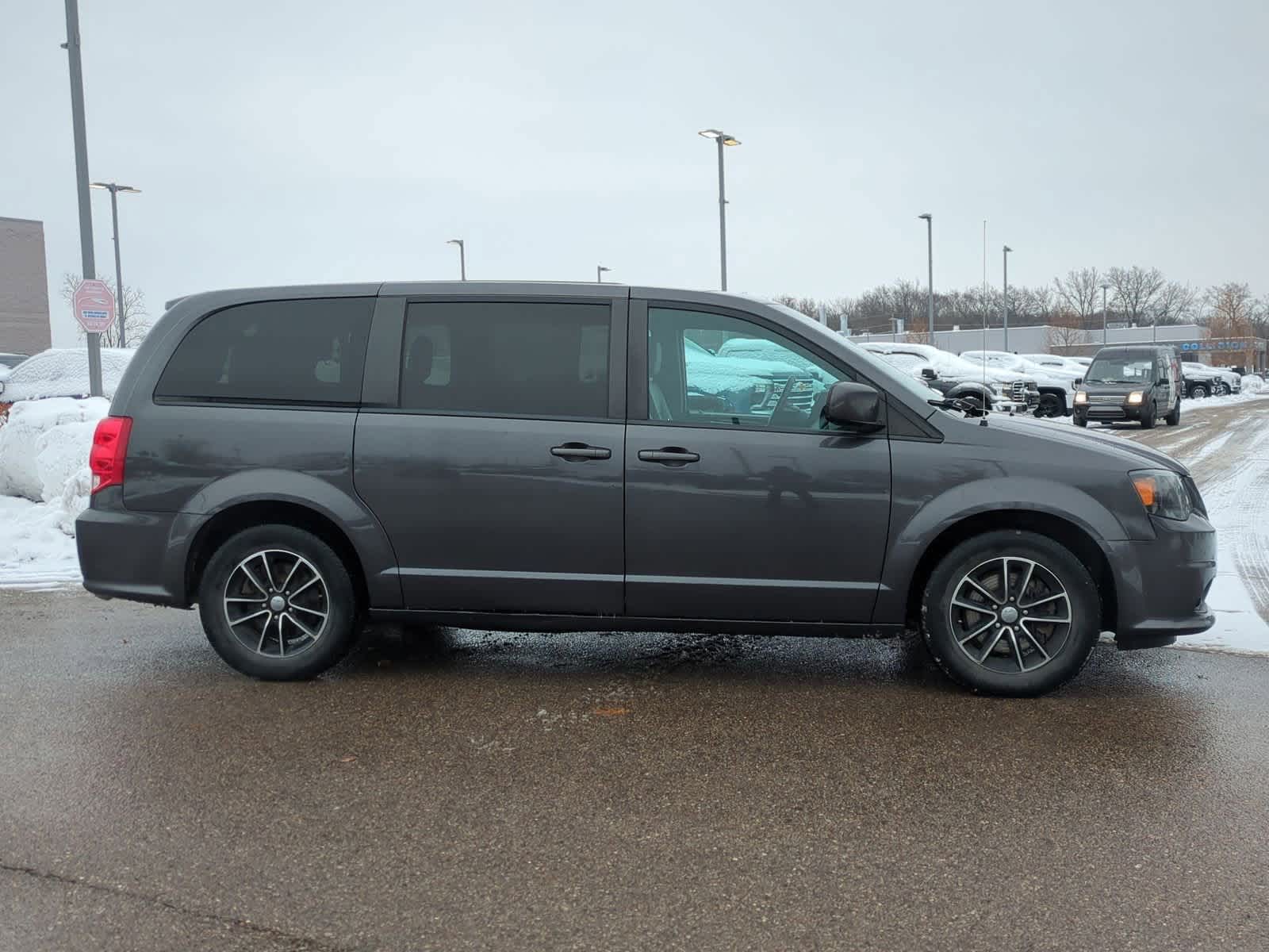 Thumbnail: 2018 Dodge Grand Caravan - 9