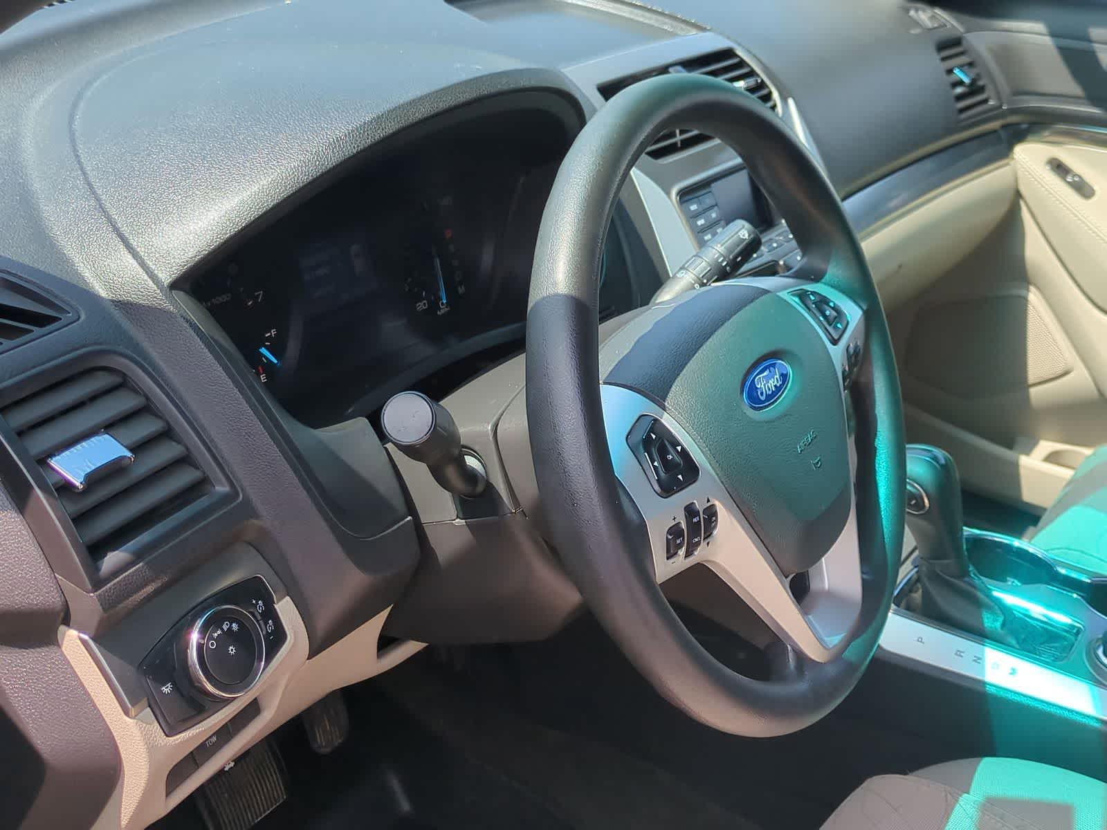 Thumbnail: 2015 Ford Explorer - 10