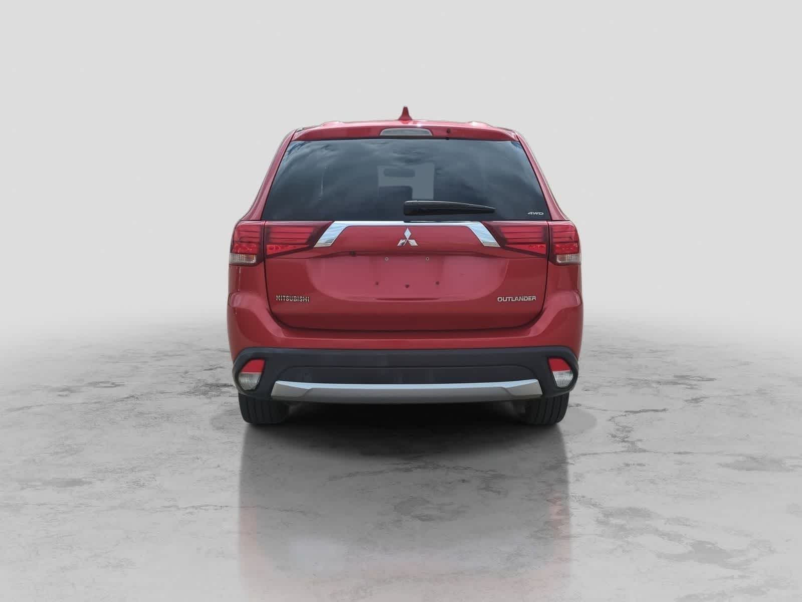 Thumbnail: 2018 Mitsubishi Outlander - 6