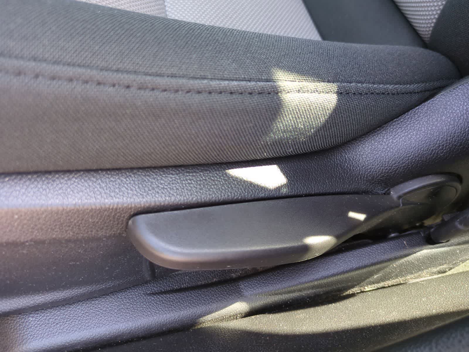 Thumbnail: 2012 Chevrolet Cruze - 17