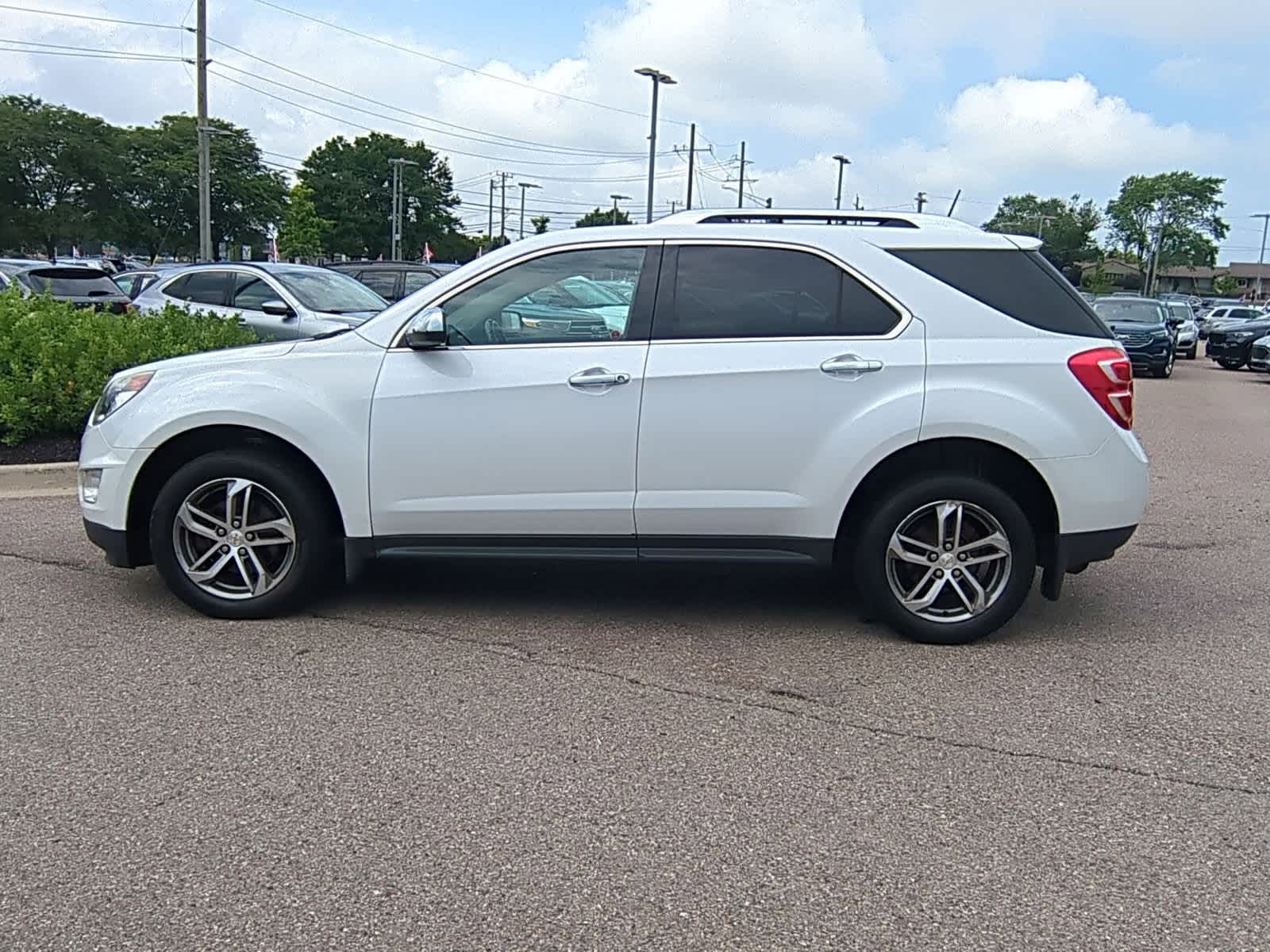 Thumbnail: 2017 Chevrolet Equinox - 5