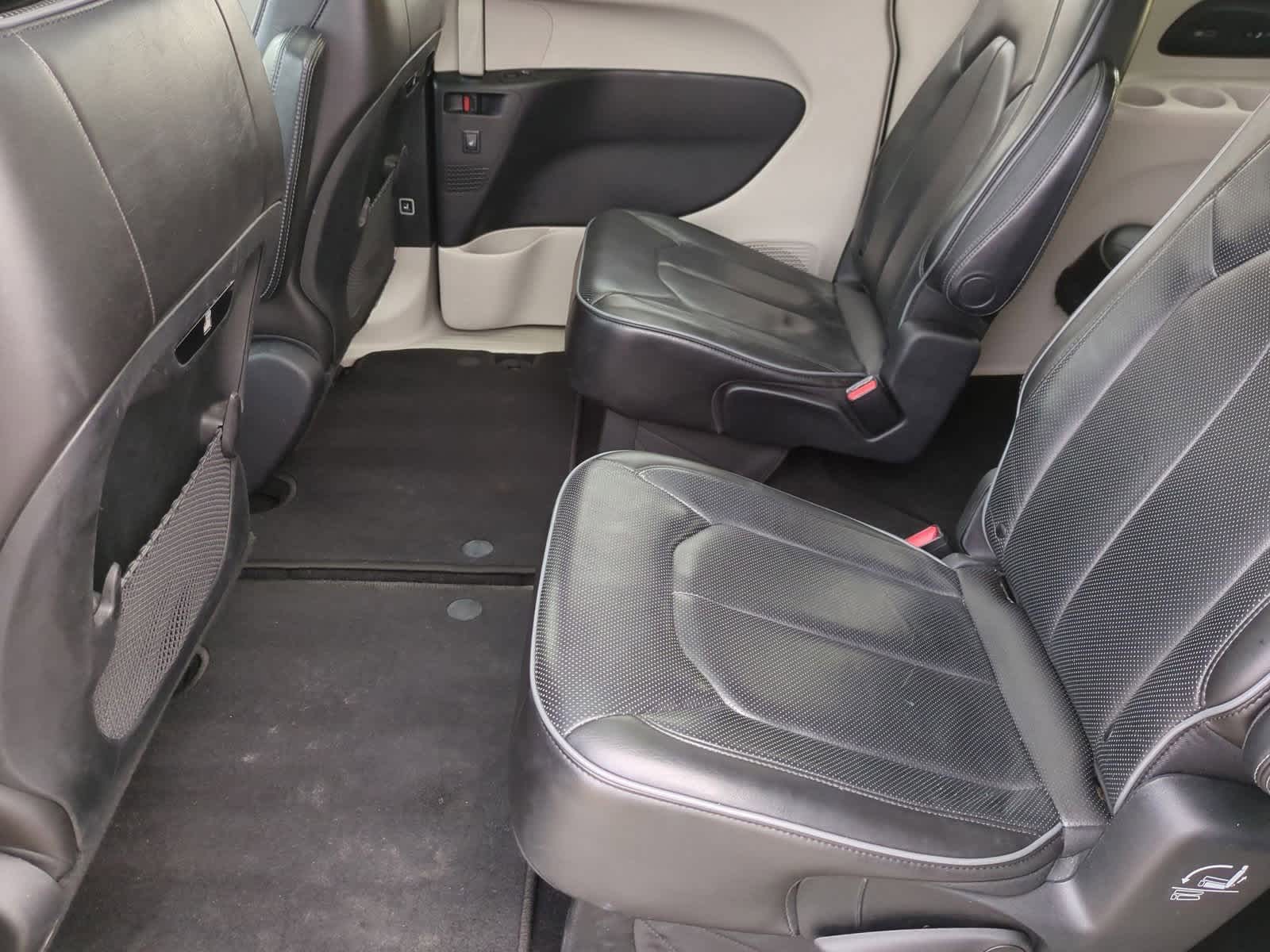 Thumbnail: 2020 Chrysler Pacifica - 20