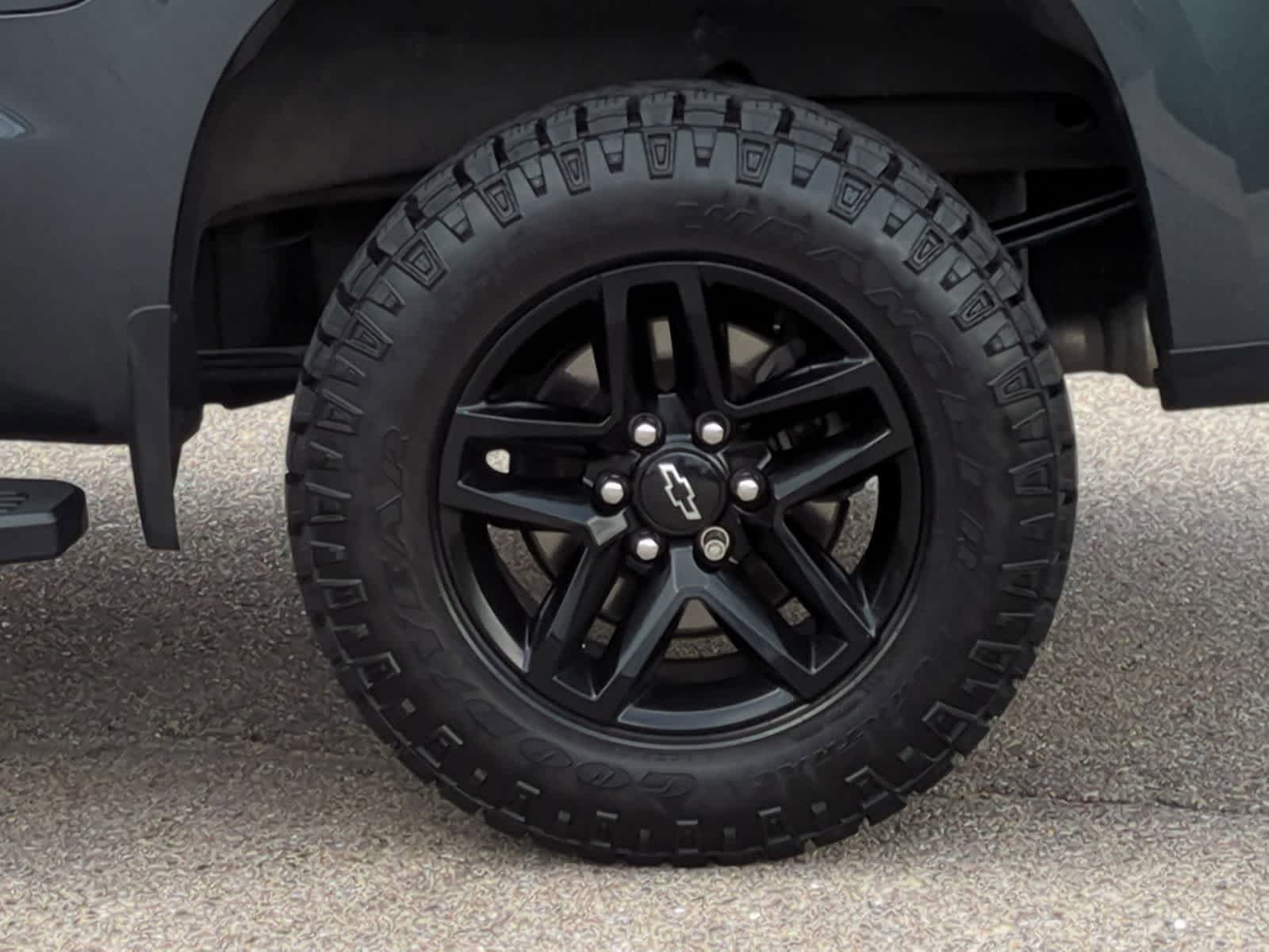 Thumbnail: 2020 Chevrolet Silverado 1500 - 13