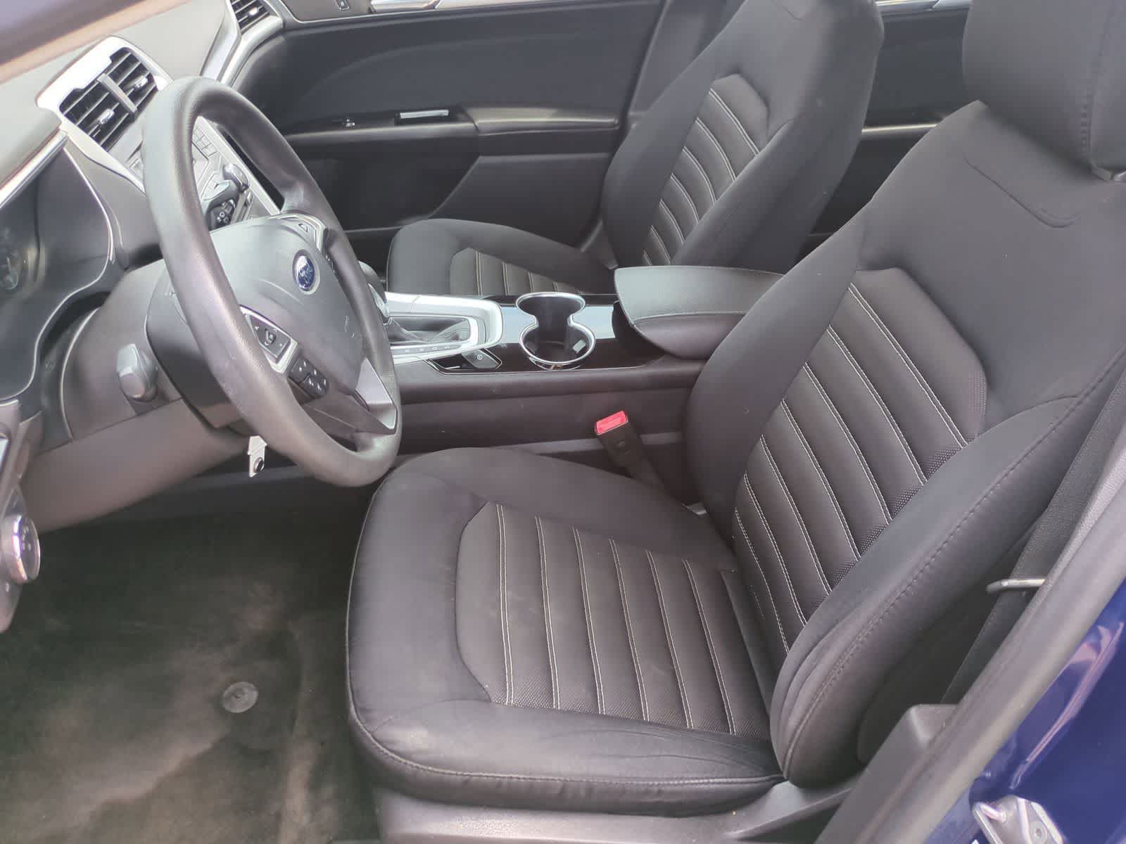Thumbnail: 2015 Ford Fusion - 16