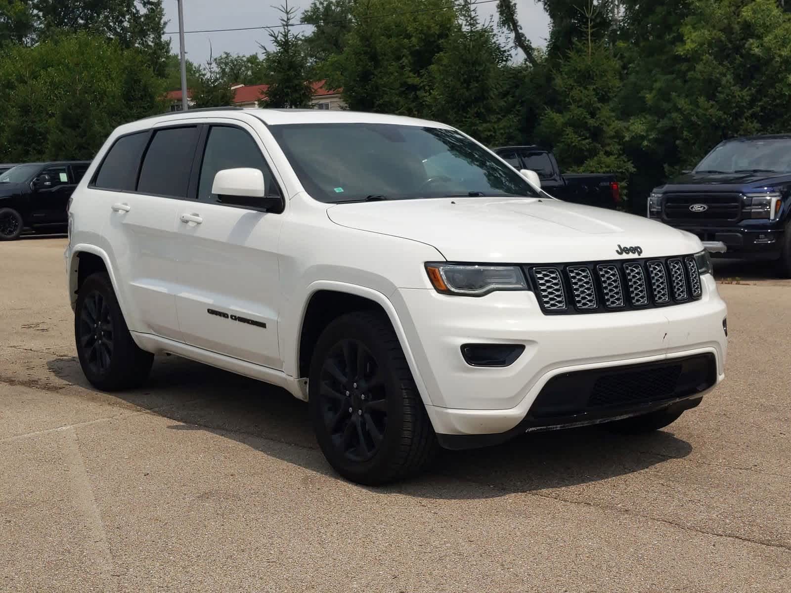 Thumbnail: 2020 Jeep Grand Cherokee - 2