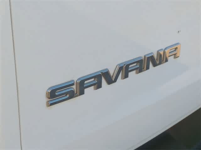 2009 GMC Savana  13