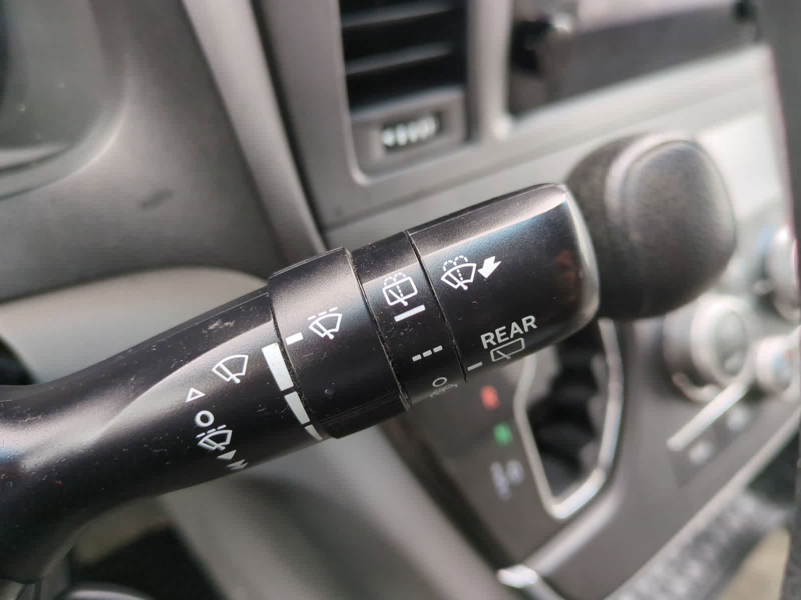 Thumbnail: 2016 Toyota Sienna - 25