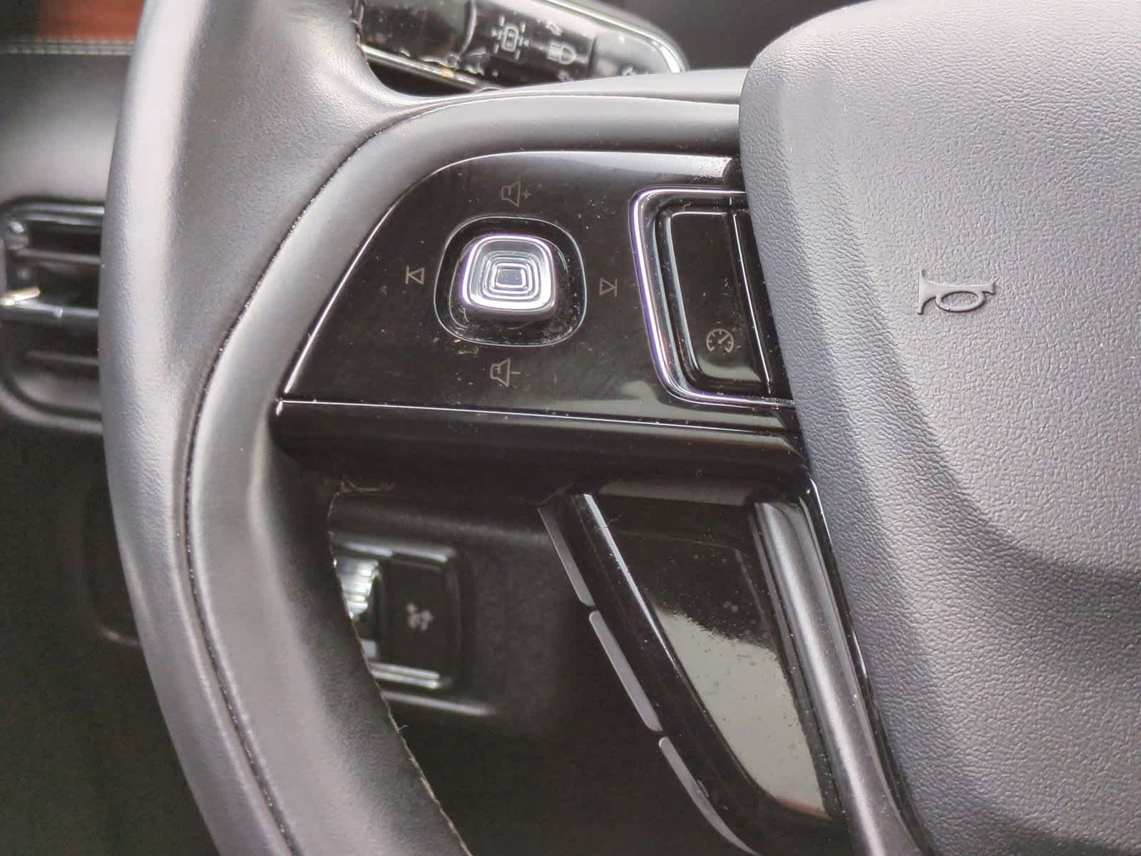 Thumbnail: 2022 Lincoln Corsair - 25