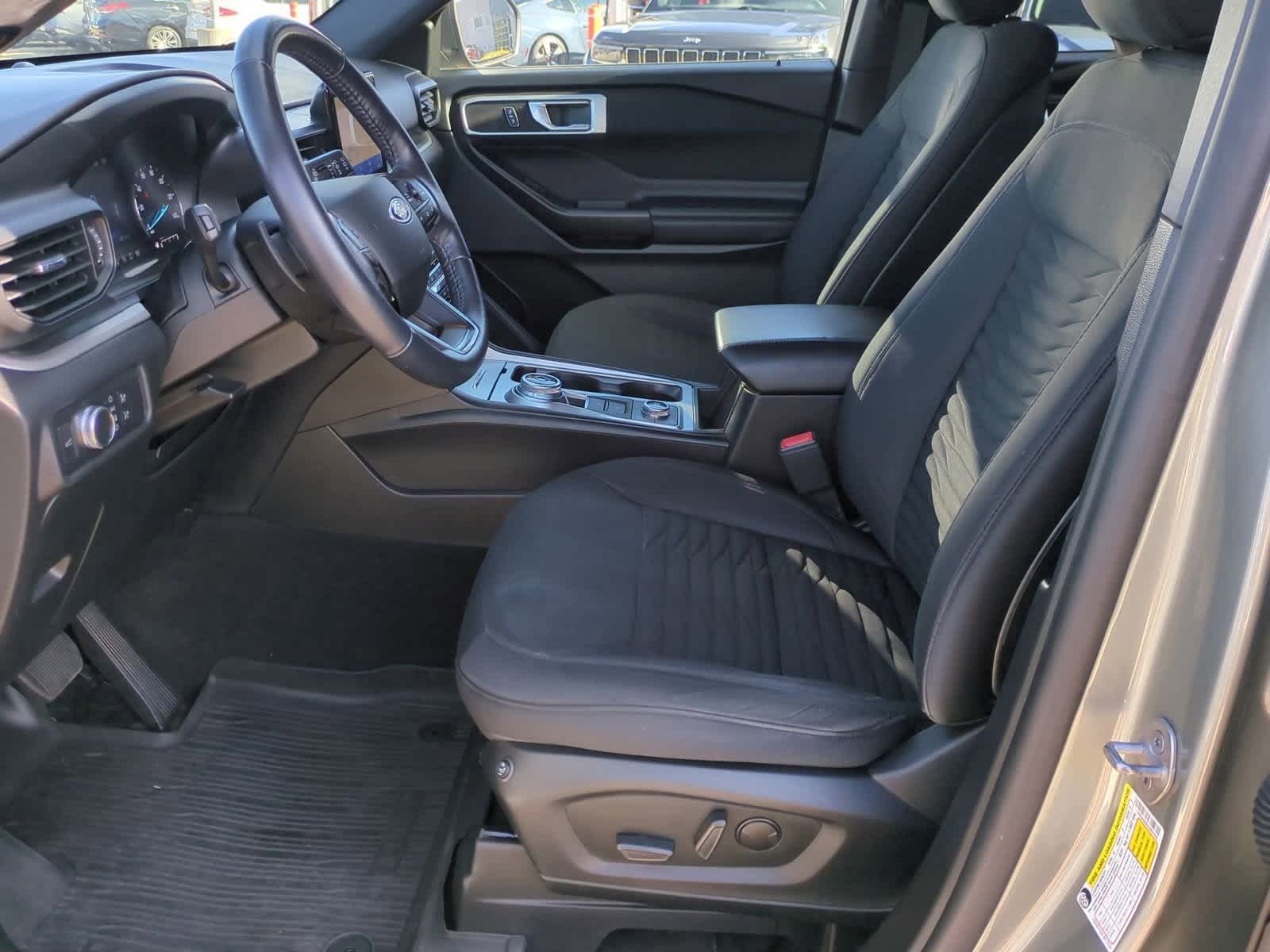 Thumbnail: 2020 Ford Explorer - 16