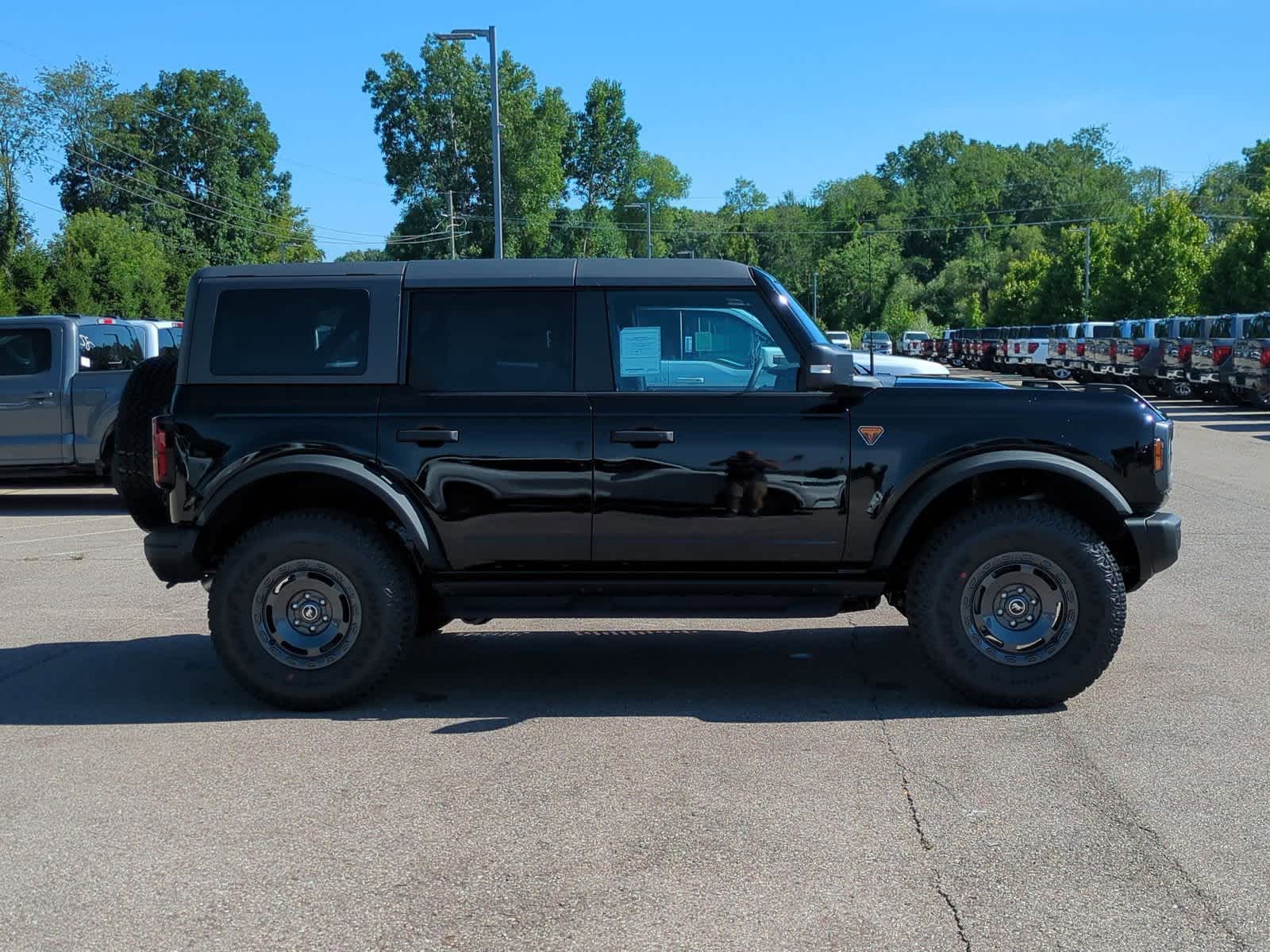 Thumbnail: 2025 Ford Bronco - 9