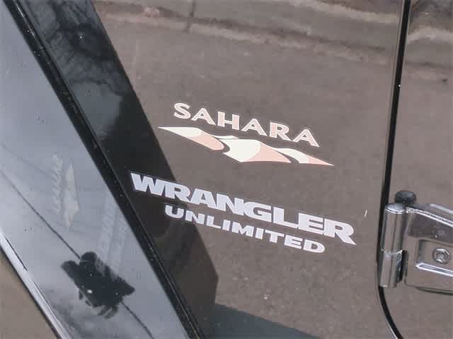 2013 Jeep Wrangler Unlimited Sahara 12