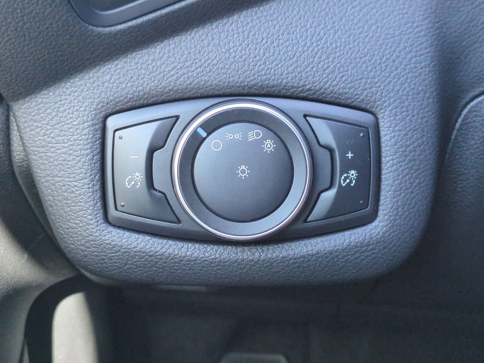 Thumbnail: 2016 Ford Escape - 28